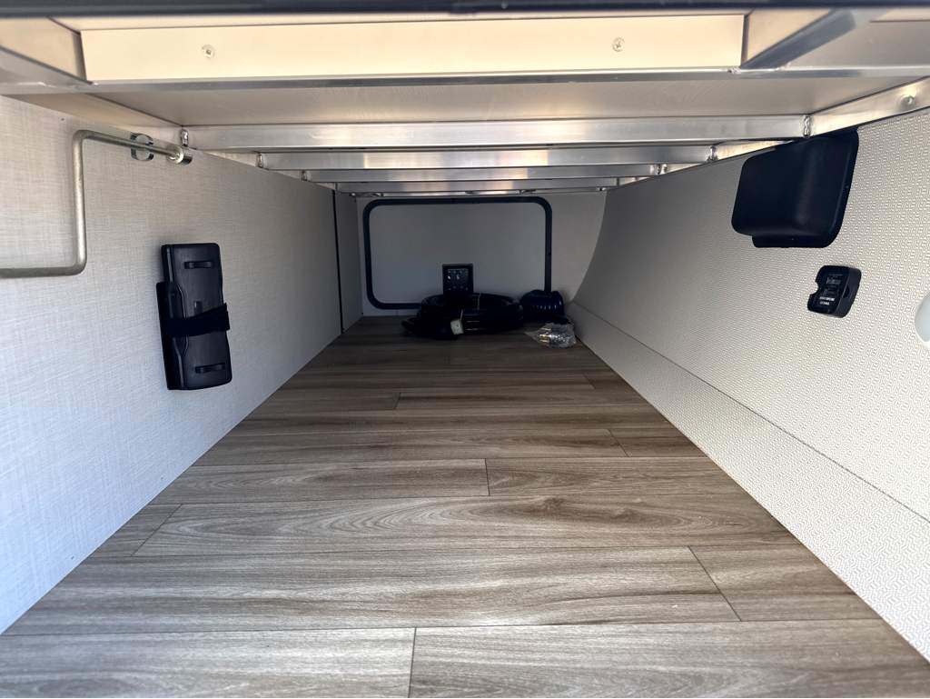 2027 VENTURE RV SPORTTREK 261VRL - Image 6