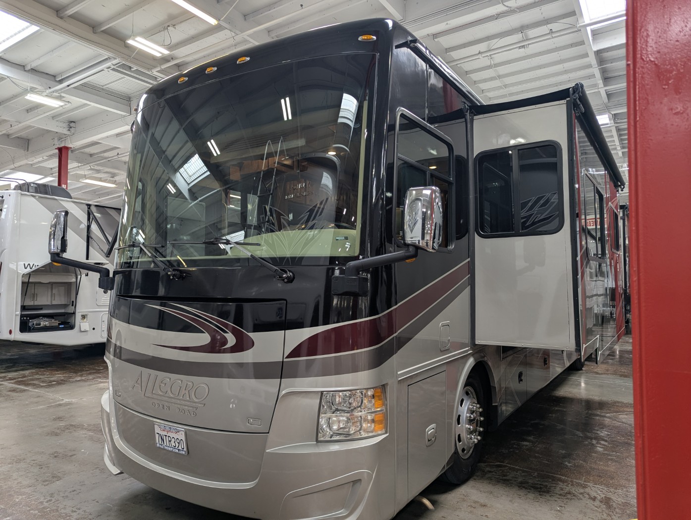 2016 Tiffin Allegro Red 38 QBA - Image 2