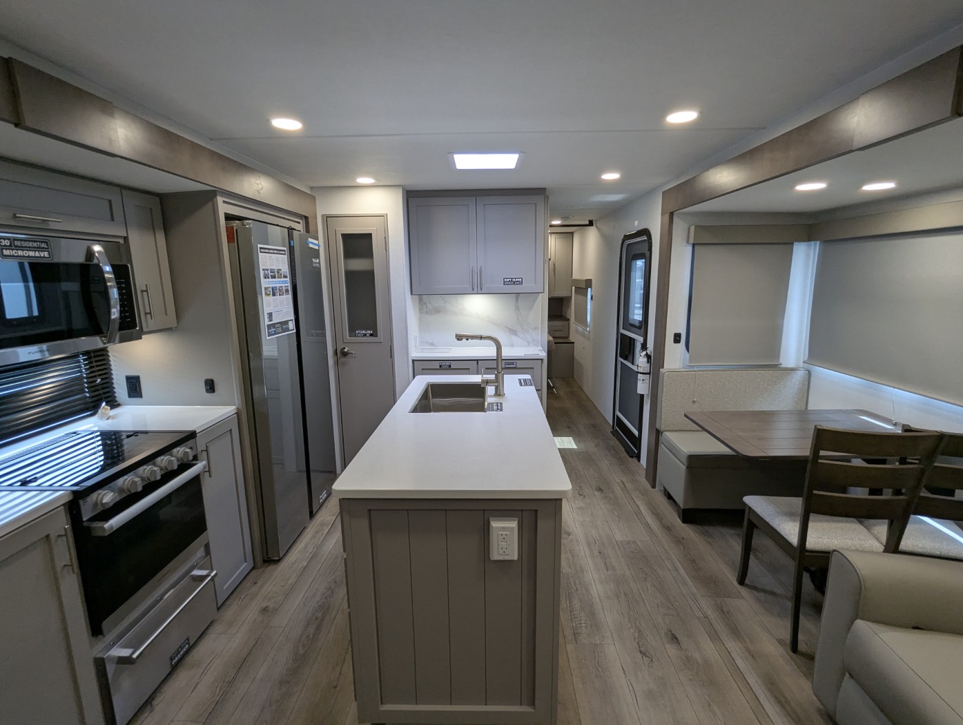 2026 Alliance RV Avenue 298RL - Image 19
