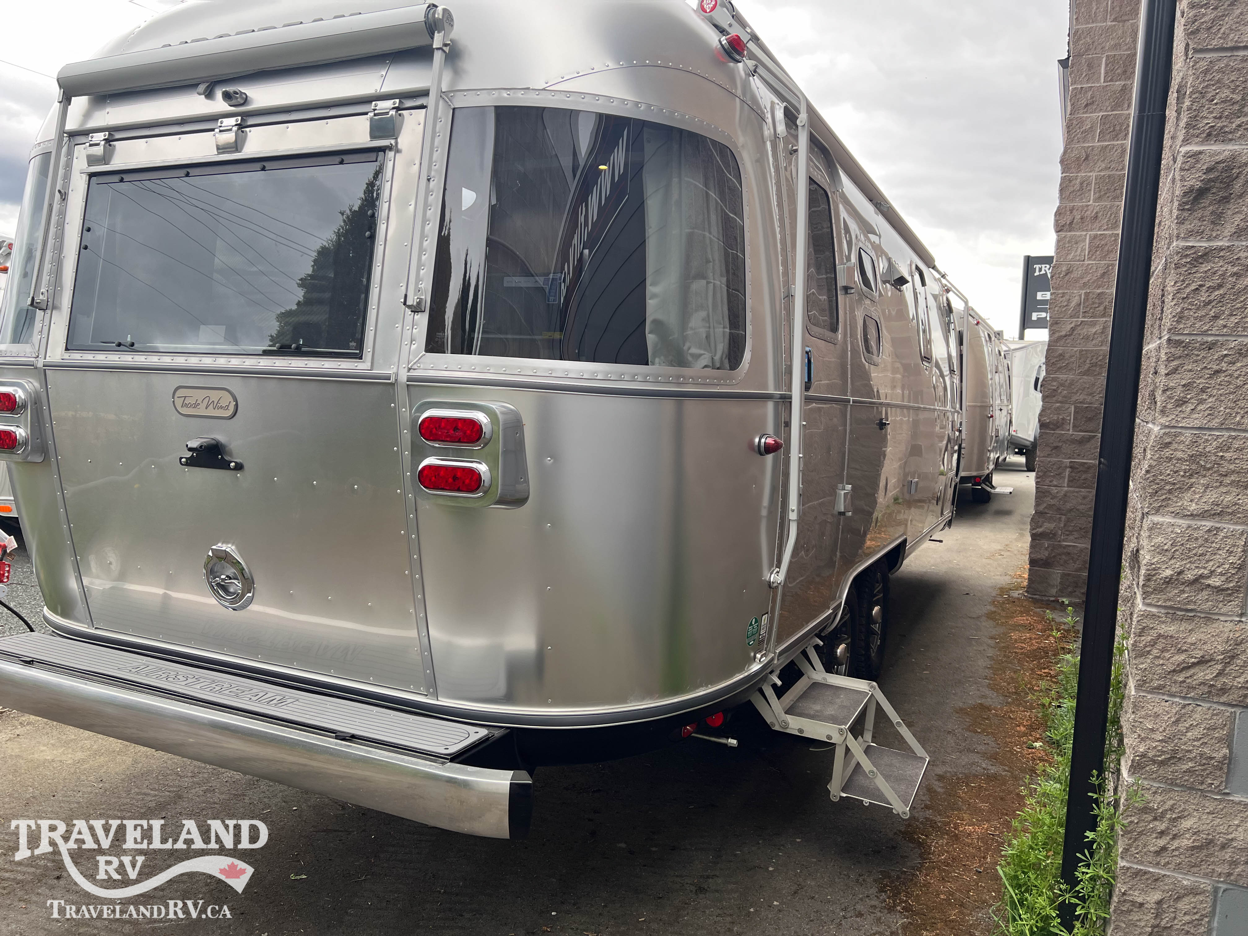2026 Airstream Tradewind 25FBQ - Image 4
