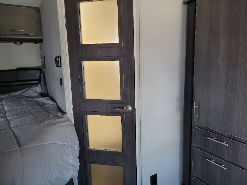 2014 Renegade Villagio 25RBS - Image 12