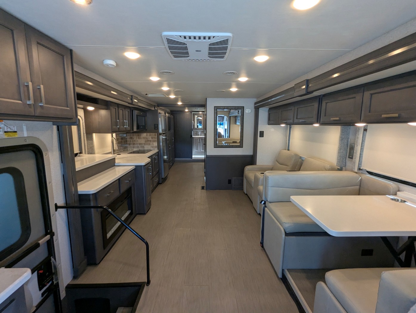 2023 Thor Motor Coach Palazzo 37.5 - Image 17