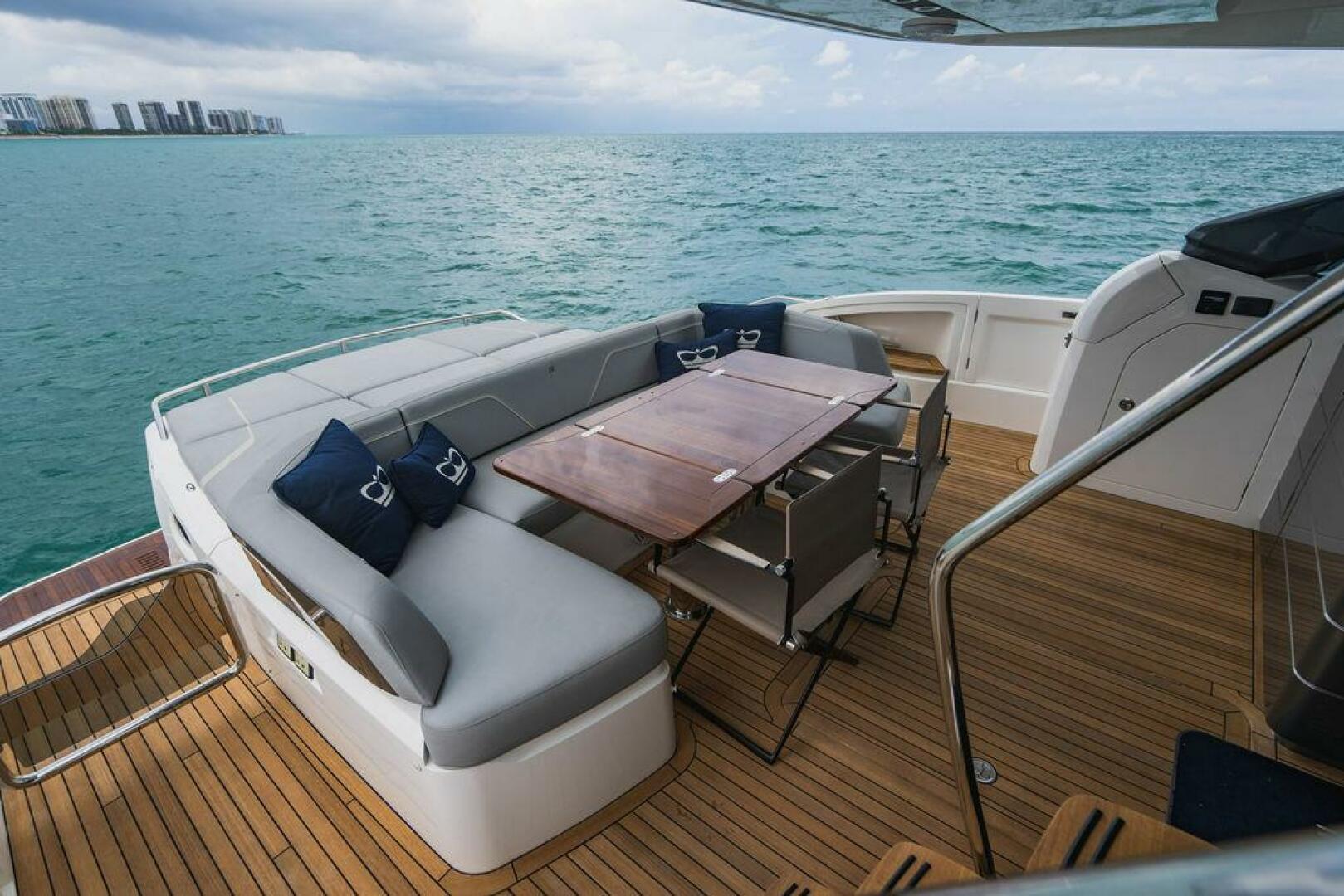 2022 Princess S66 - Image 21