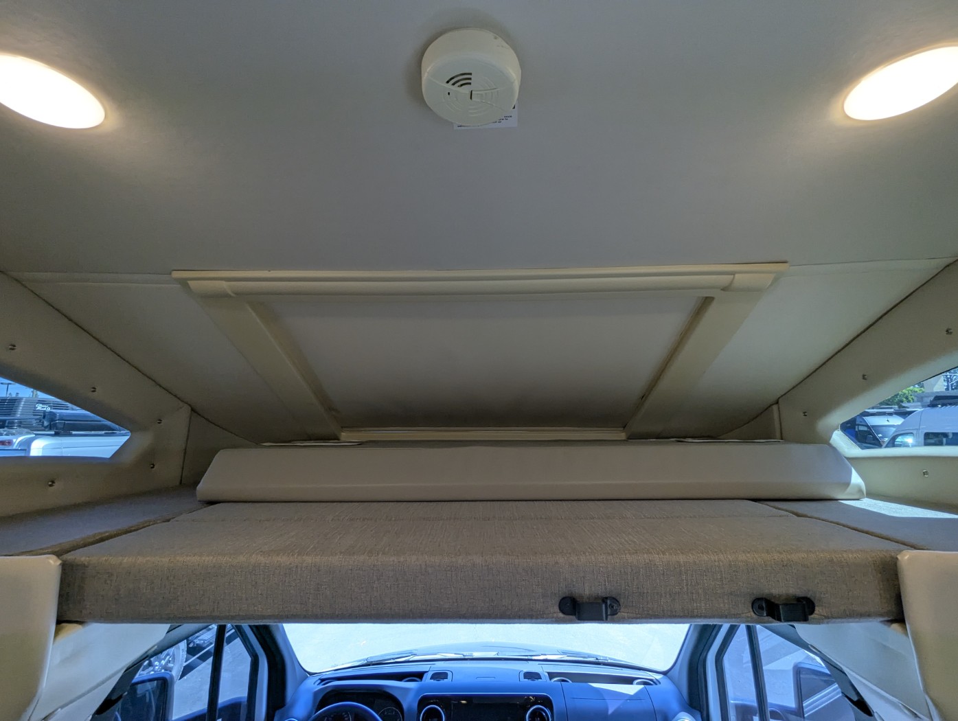 2022 Thor Motor Coach Delano Sprinter 24FB - Image 9