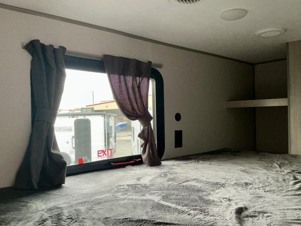 2026 COACHMEN 333DORM - Image 21