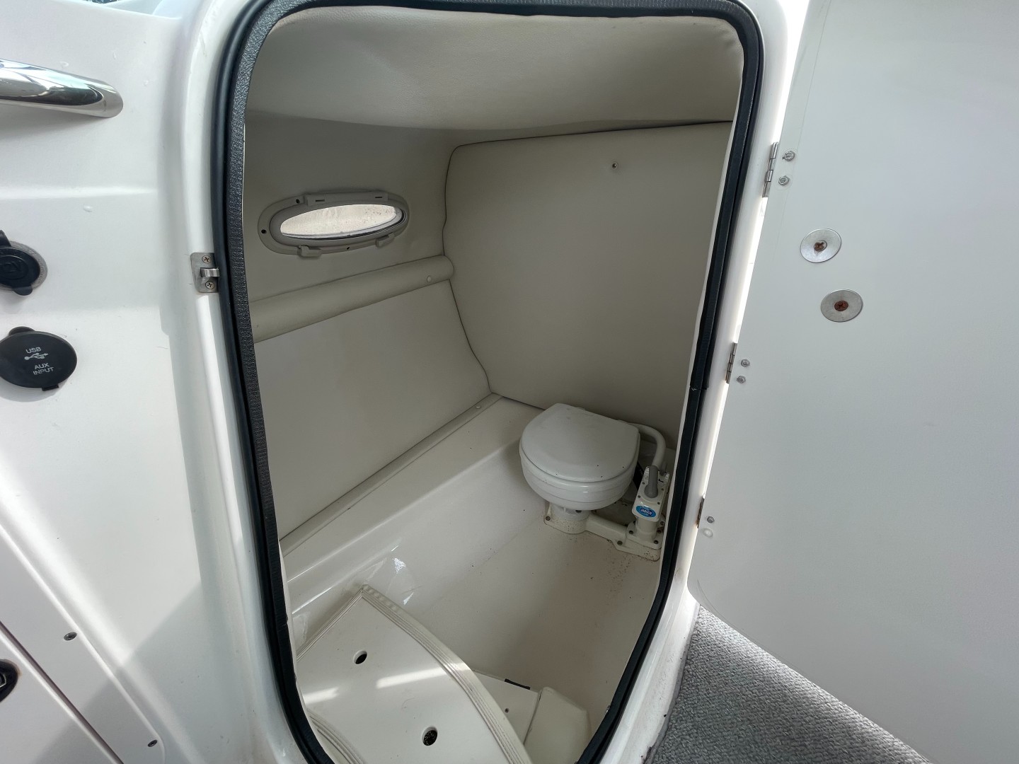 2005 Chaparral 236 Sunesta - Image 12