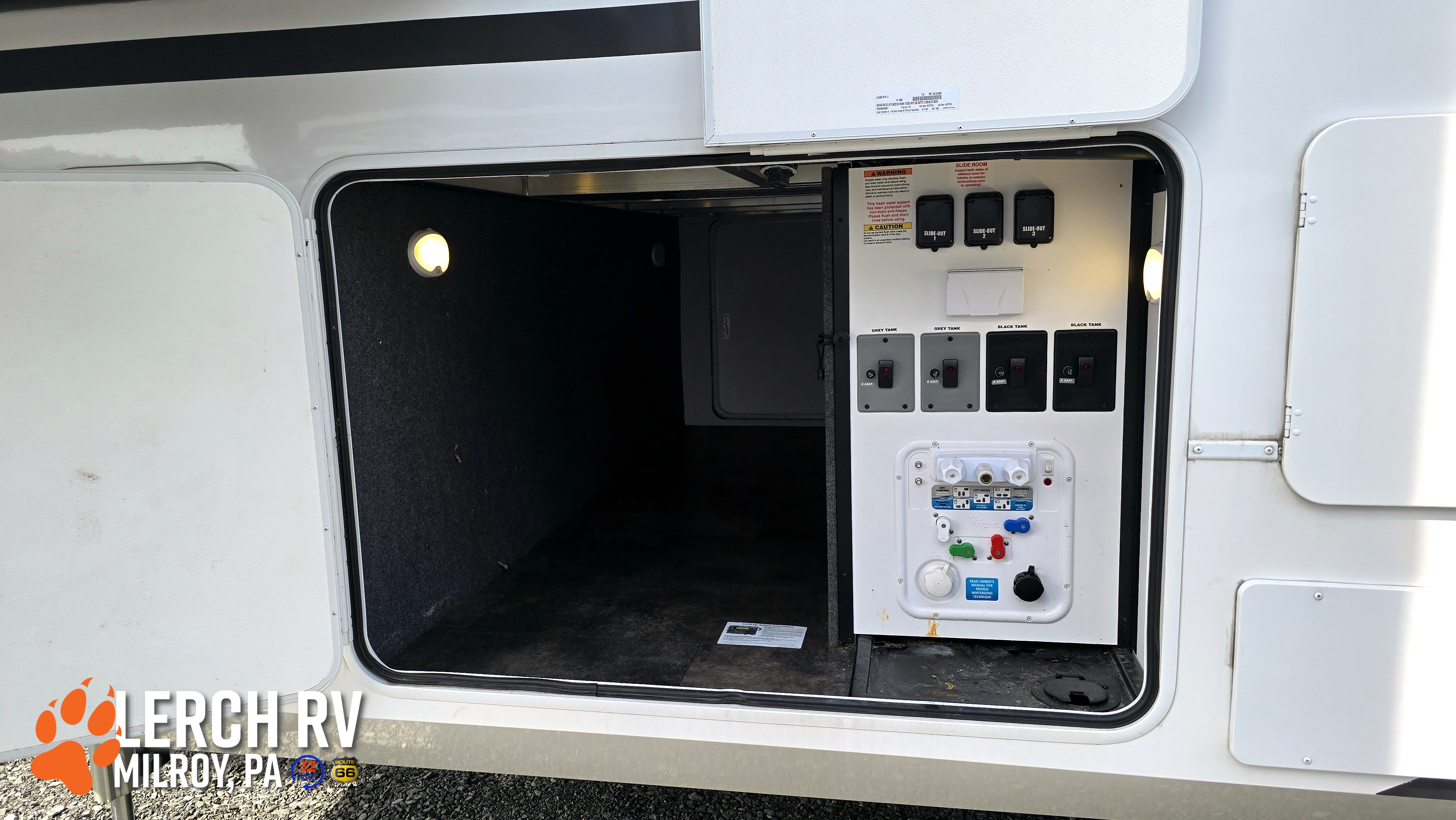 2025 Alliance RV Paradigm 395DS - Image 5