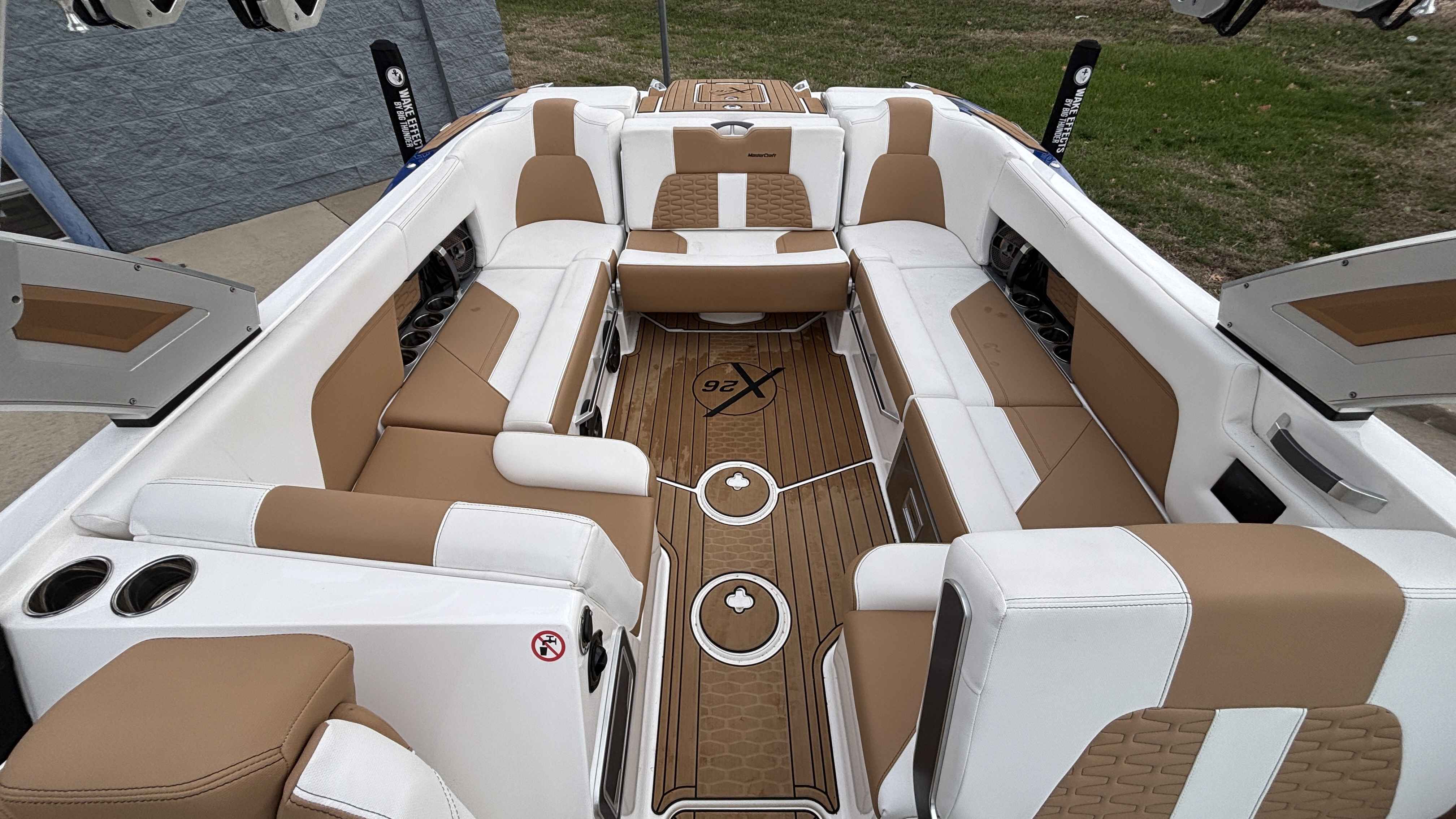 2022 MasterCraft X26 - Image 8
