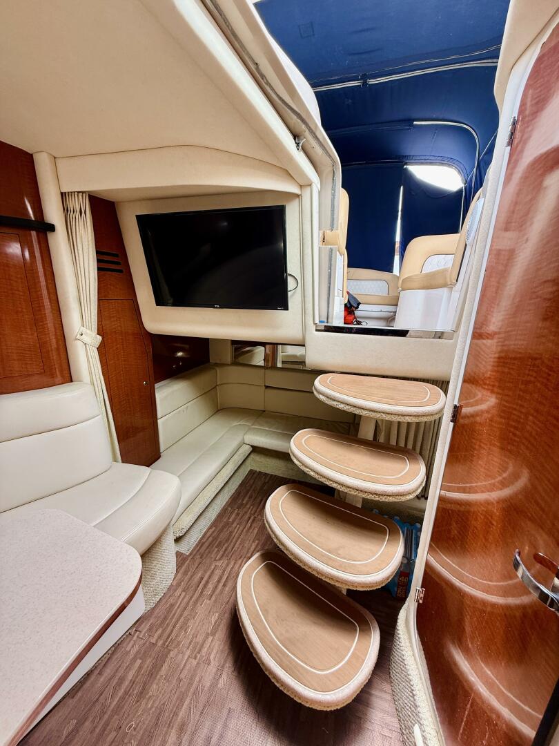 2004 Sea Ray 320 Sundancer - Image 15