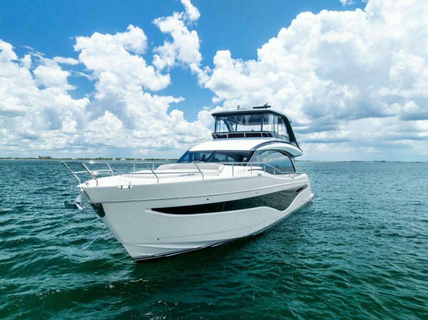 2024 Princess Y72 Motor Yacht - Image 14