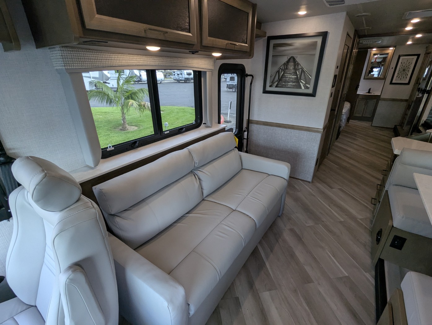 2026 Holiday Rambler Invicta 33HB - Image 17
