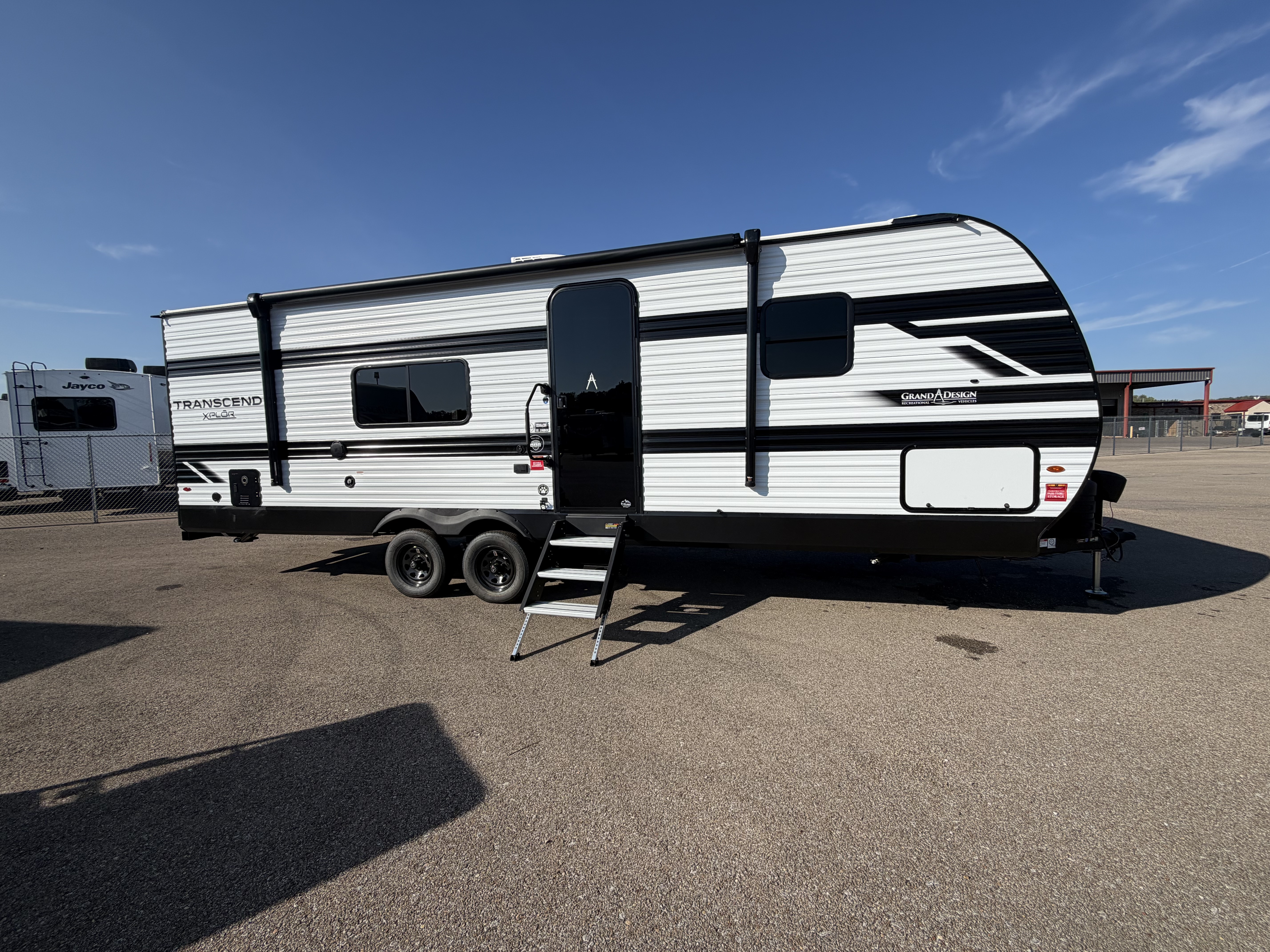2027 GRAND DESIGN TRANSCEND 24BHX - Image 4