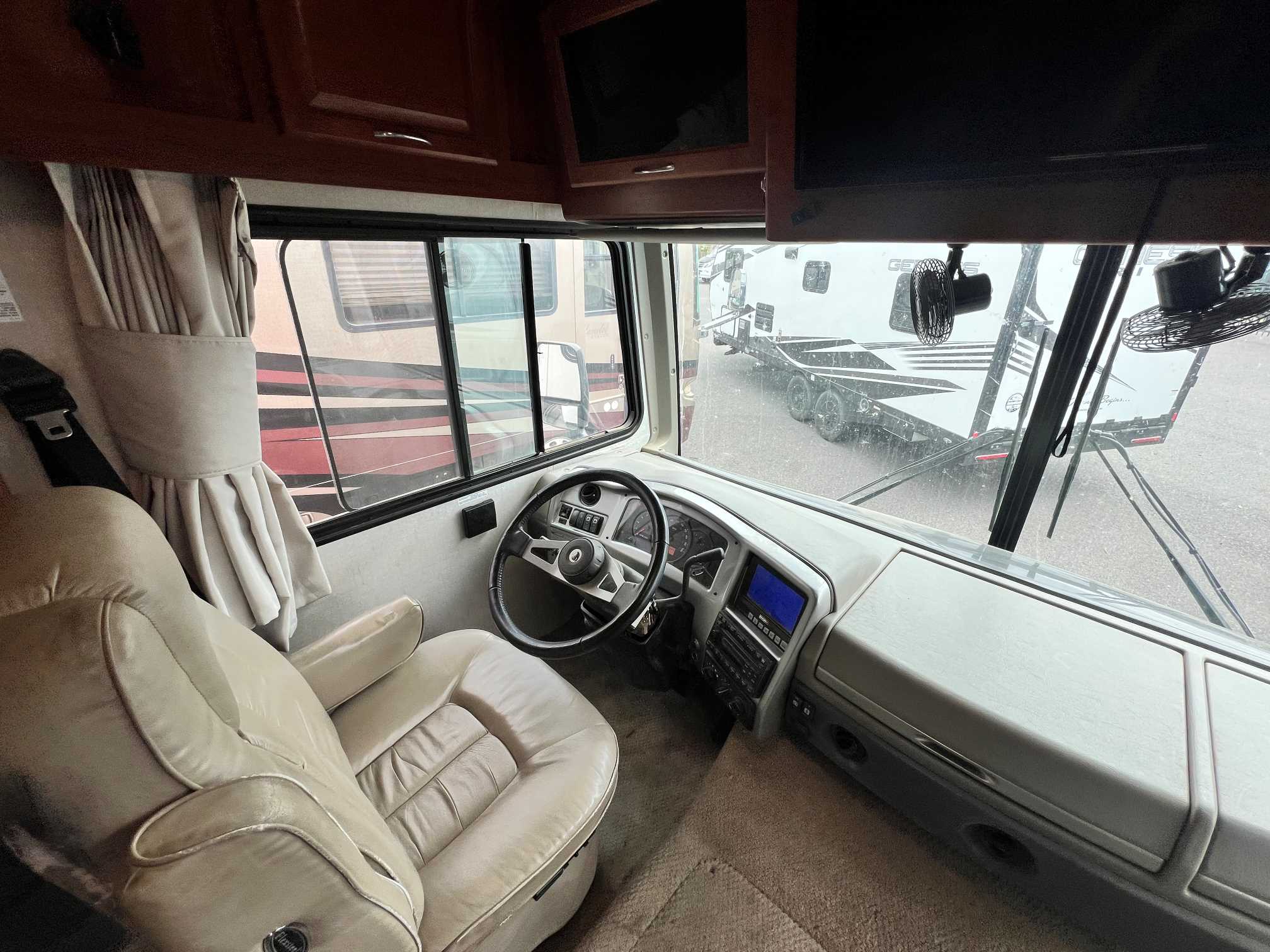2006 Fleetwood Southwind 32VS - Image 5