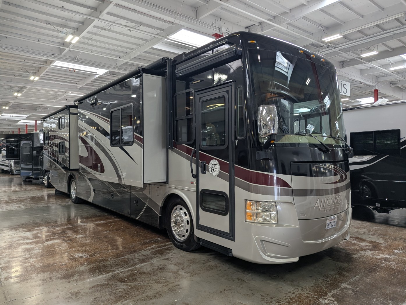 2016 Tiffin Allegro Red 38 QBA - Image 1