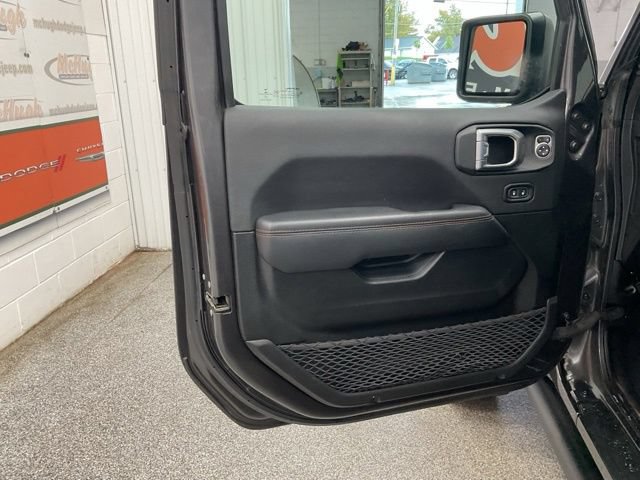 2022 Jeep Gladiator Crew Cab Mojave 4WD - Image 16