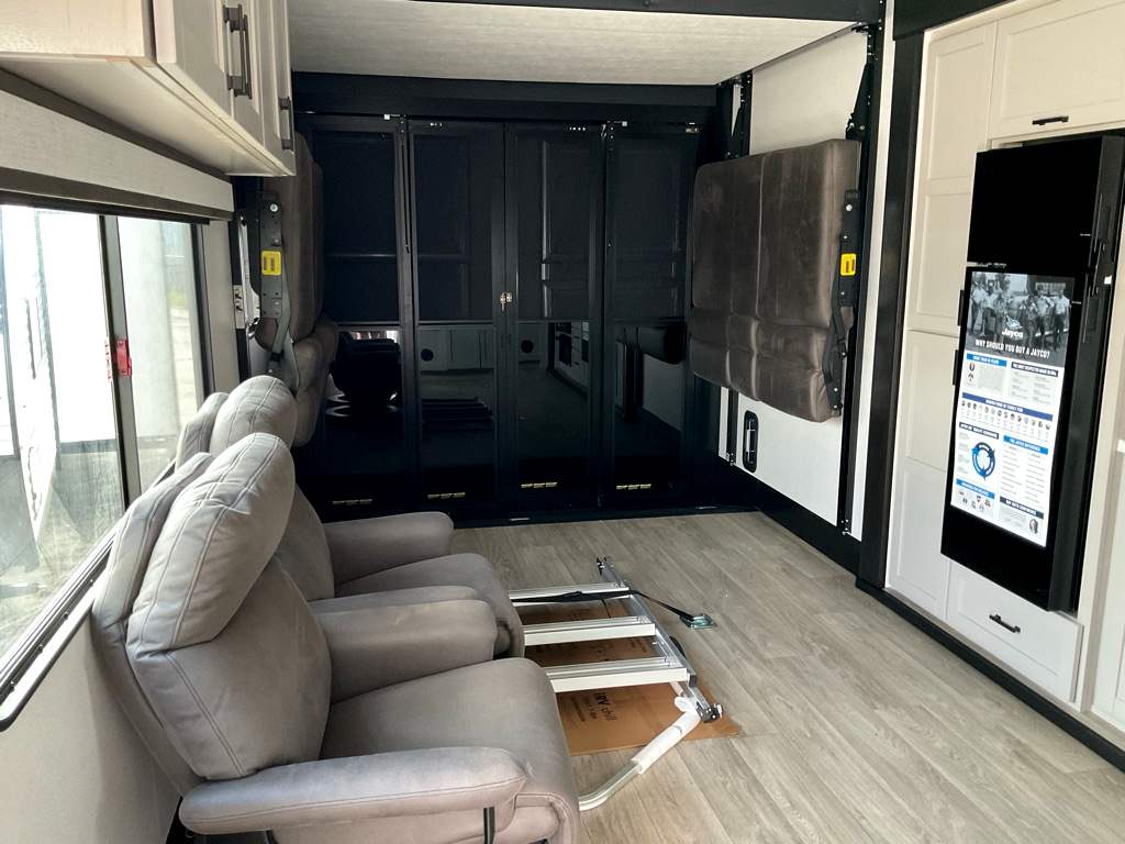 2027 JAYCO SEISMIC 265 - Image 9