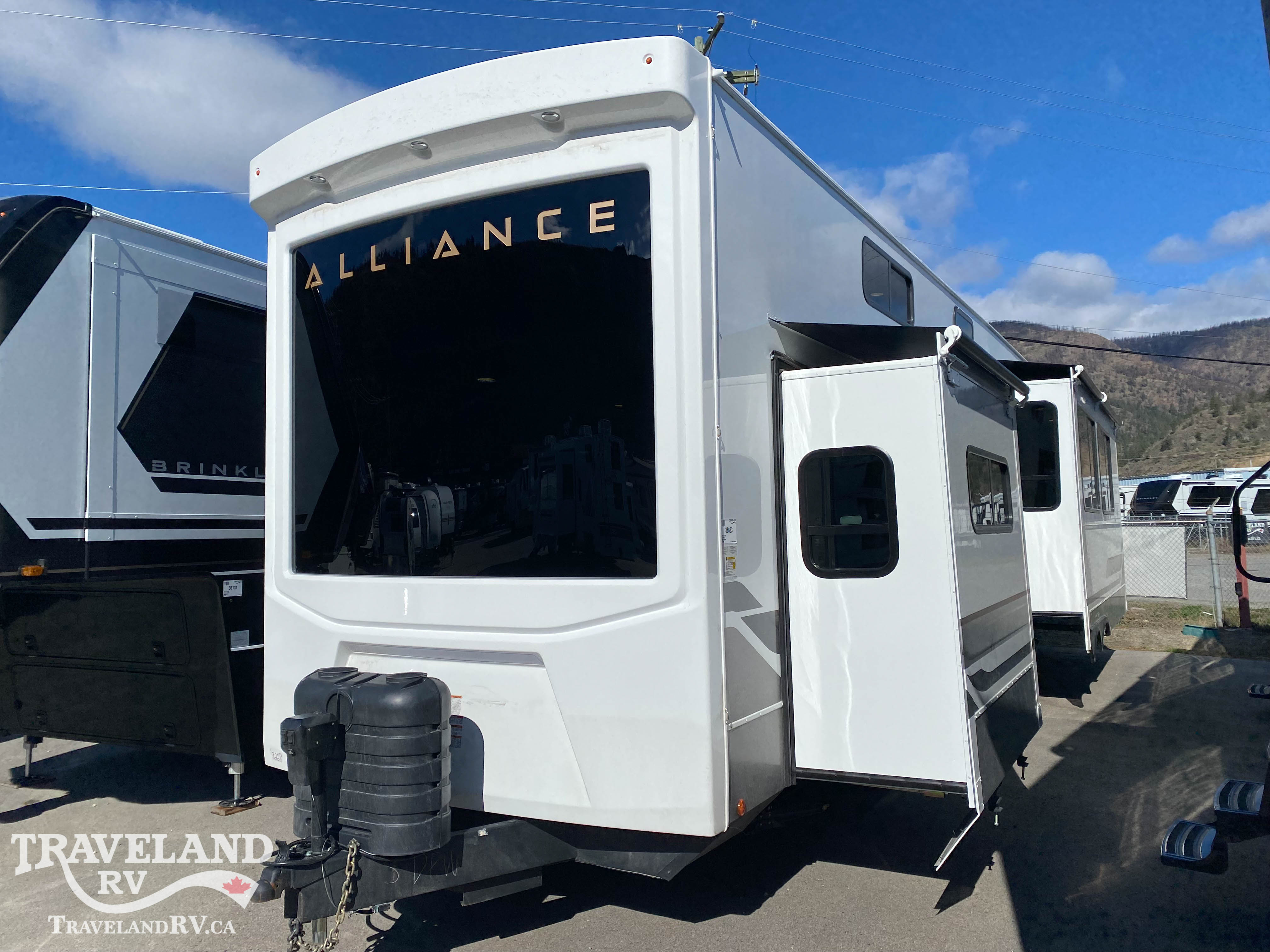 2026 Alliance RV Benchmark 44RKL - Image 3
