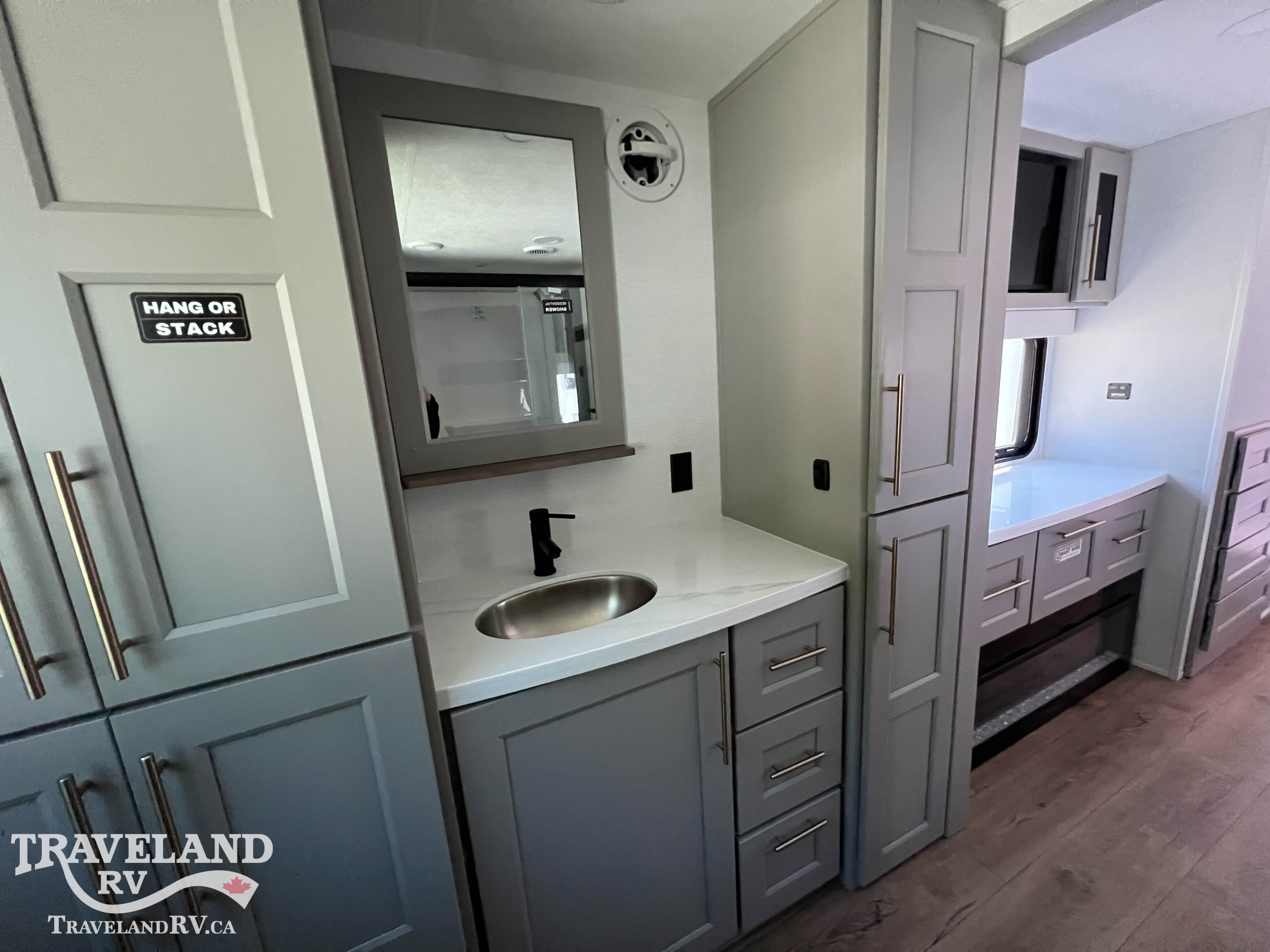 2026 Alliance RV Benchmark 44LFT - Image 28