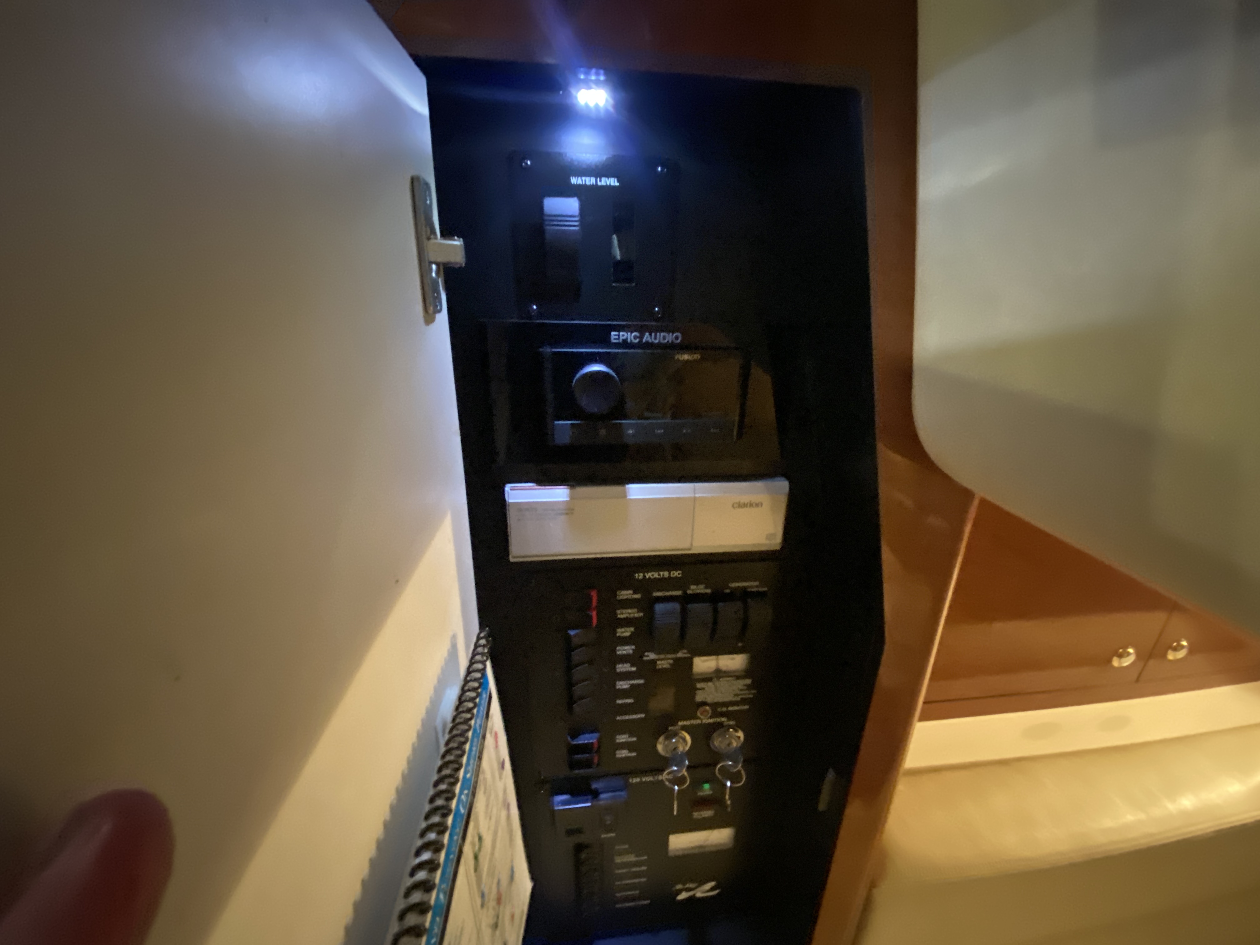 2004 Sea Ray Sundancer 320 - Image 36