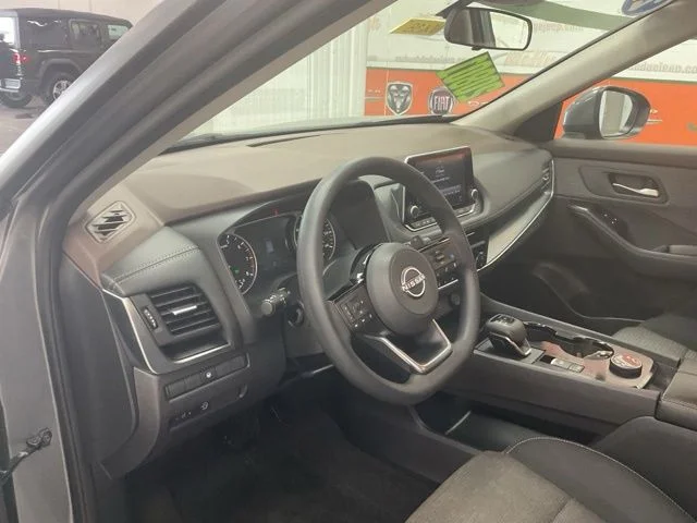 2023 Nissan Rogue Utility 4D SV AWD - Image 12