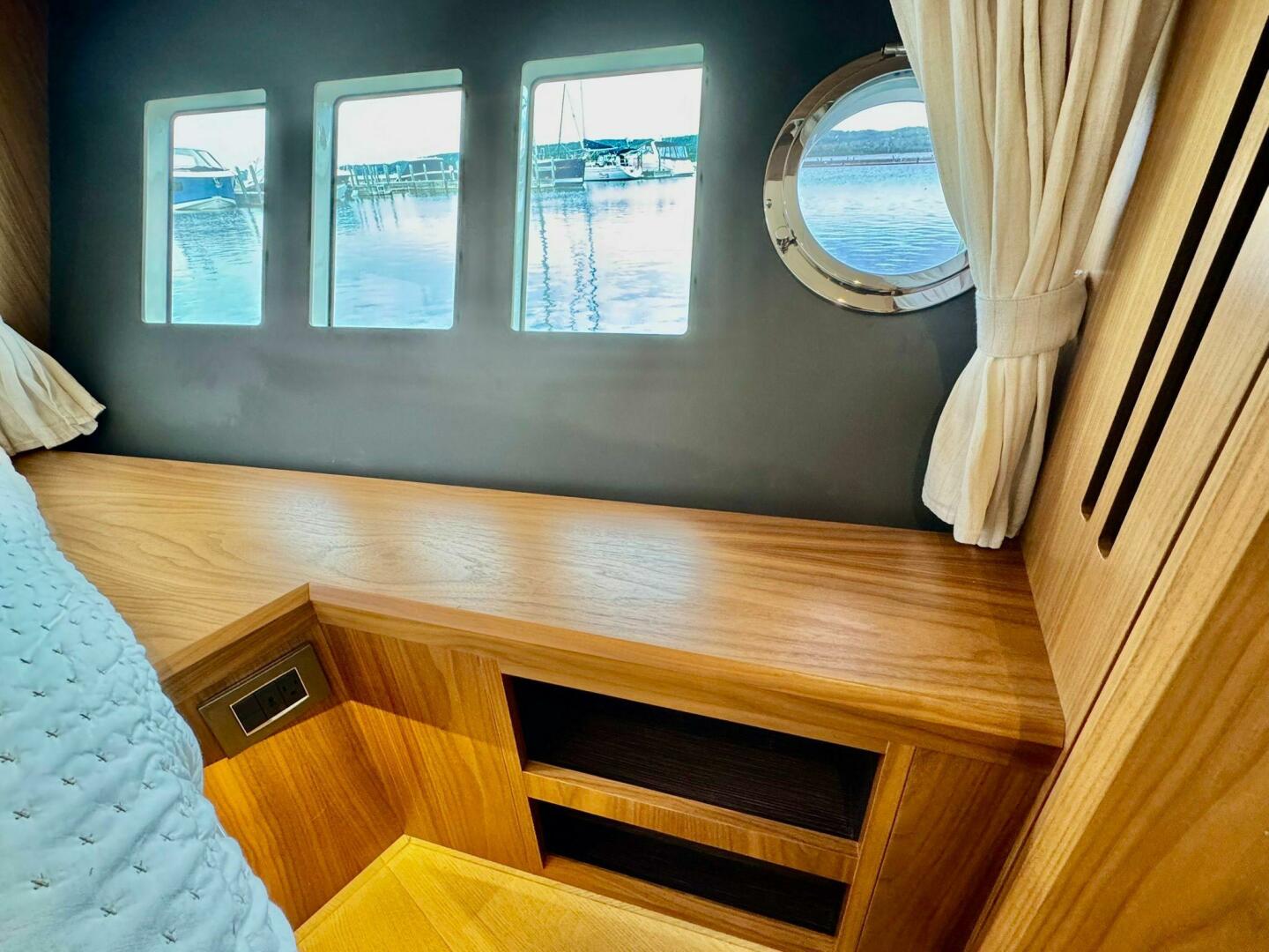 2016 Absolute 45 Sport Yacht - Image 72