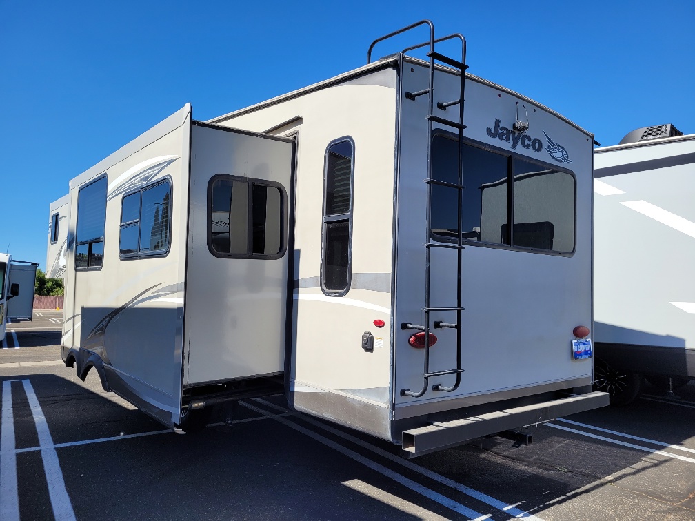 2017 Jayco Eagle HT 28.5RSTS - Image 2