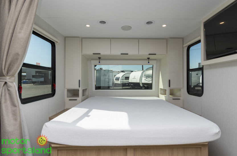 2026 Winnebago Thrive 18FBS - Image 18