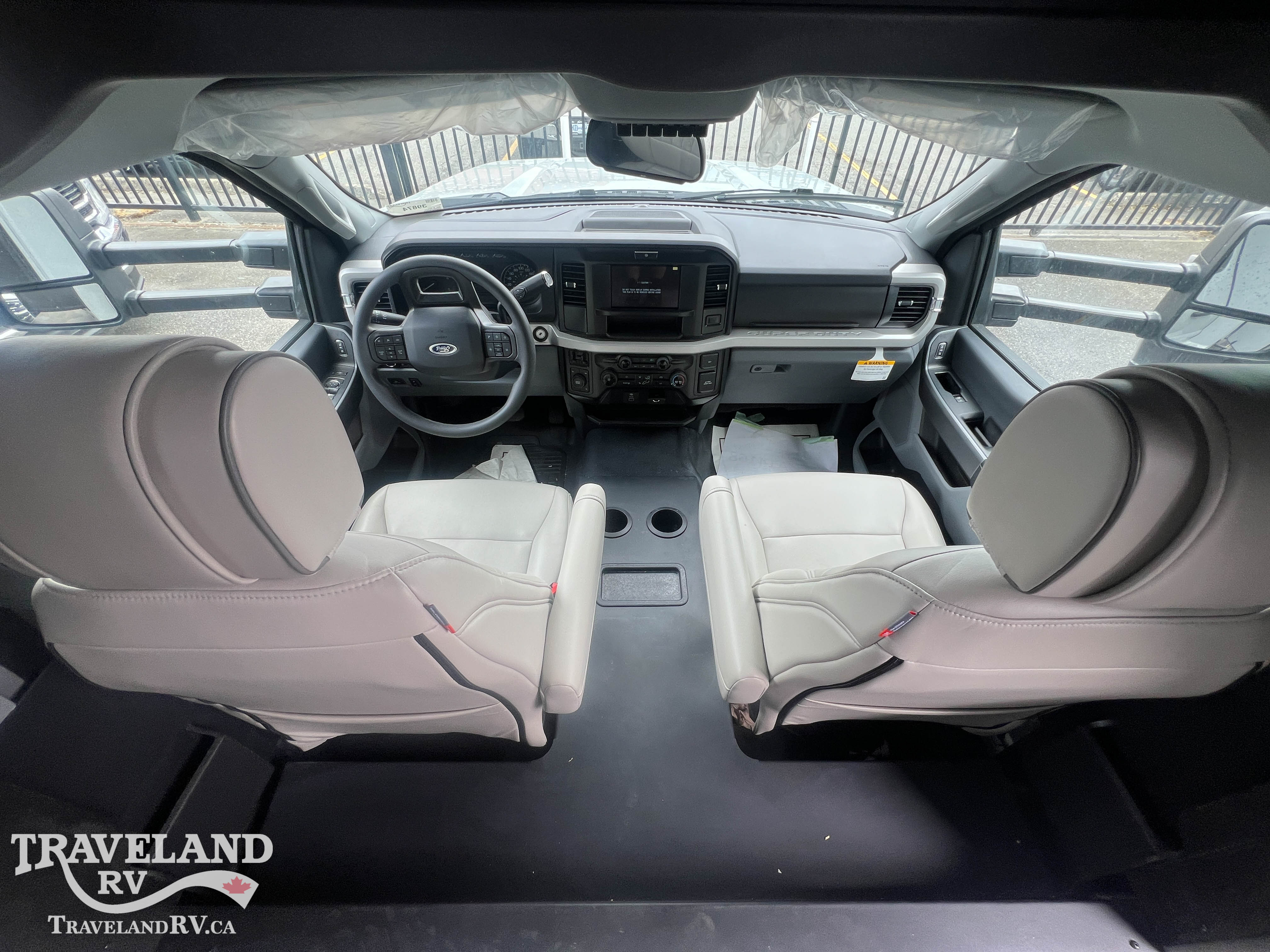 2027 Grand Design Lineage Series F 31ZW - Image 9