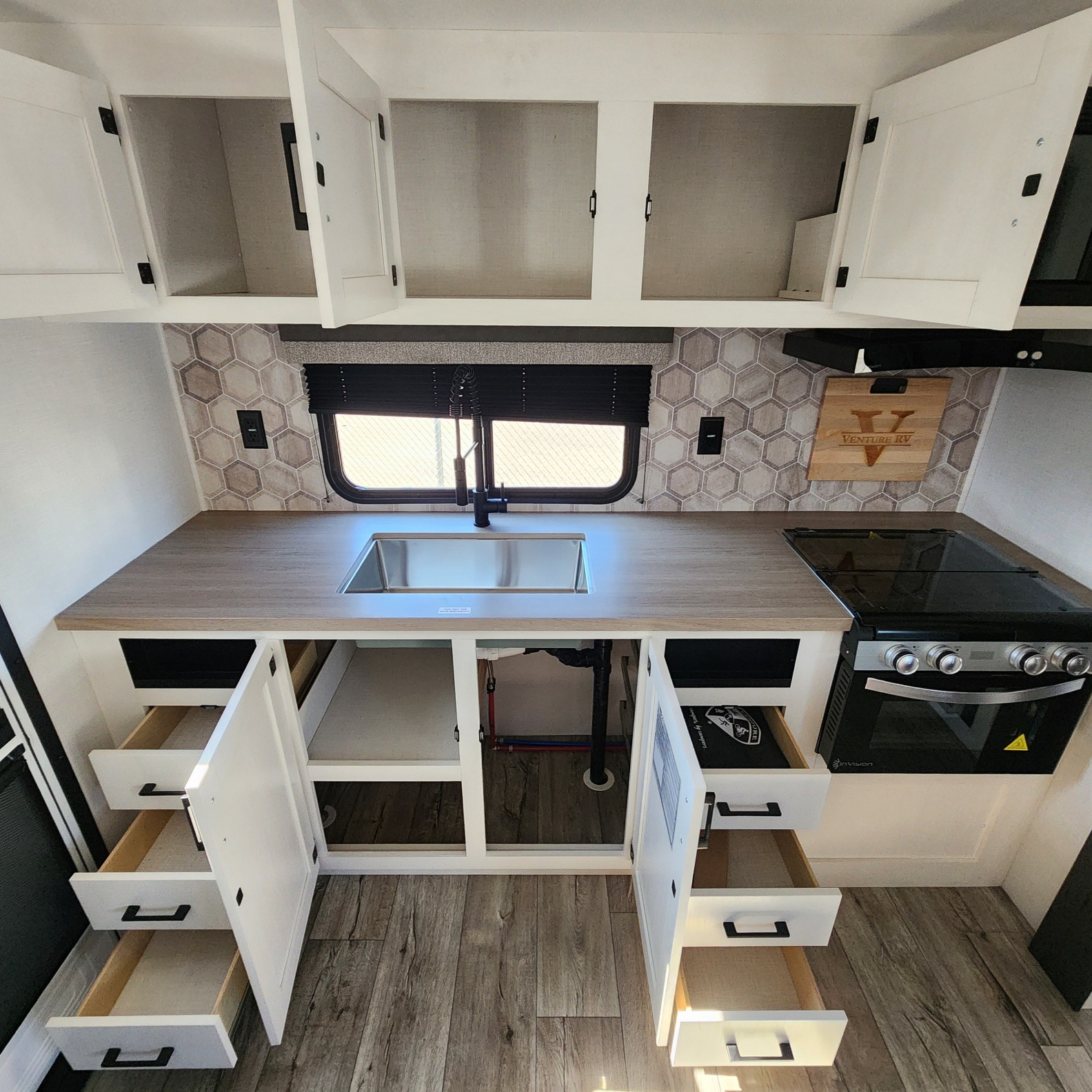 2026 VENTURE RV SIENNA 231VRK - Image 32