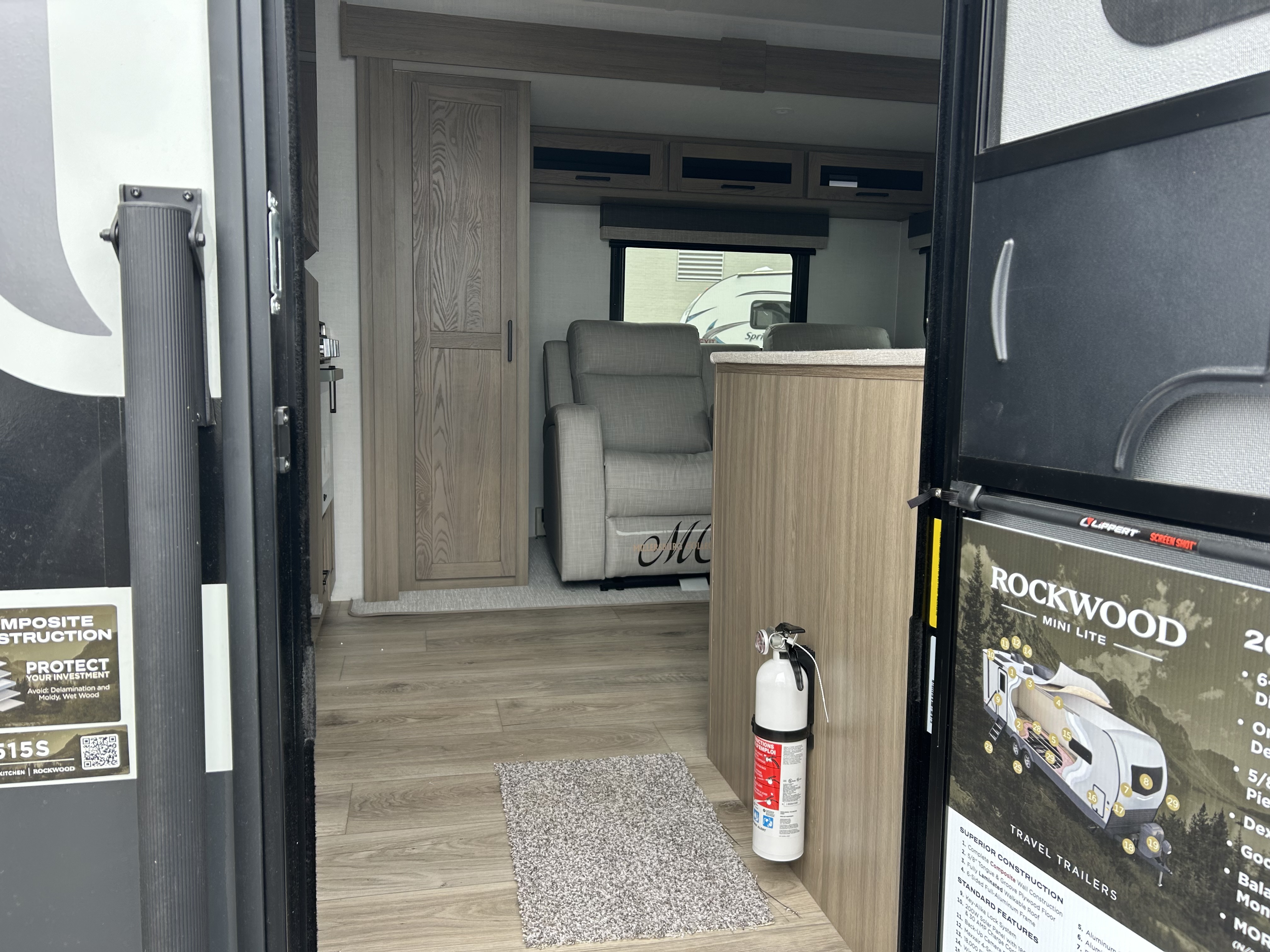 2027 Forest River Rockwood Mini Lite 2515S - Image 18