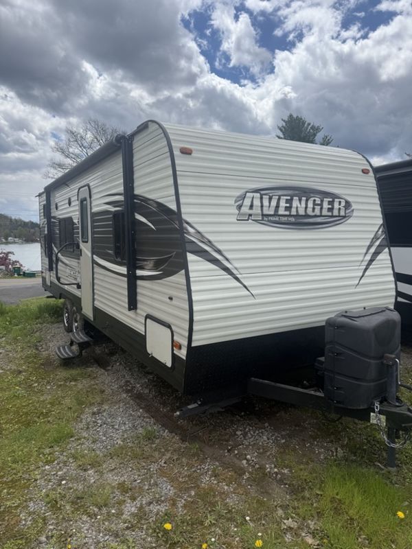 2018 Avenger 26BH - Image 3