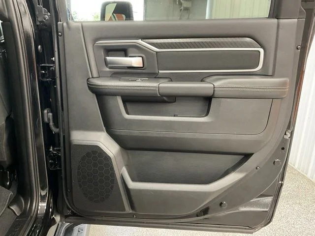 2025 Ram 2500 Big Horn 4x4 Crew Cab 6'4" Box - Image 23