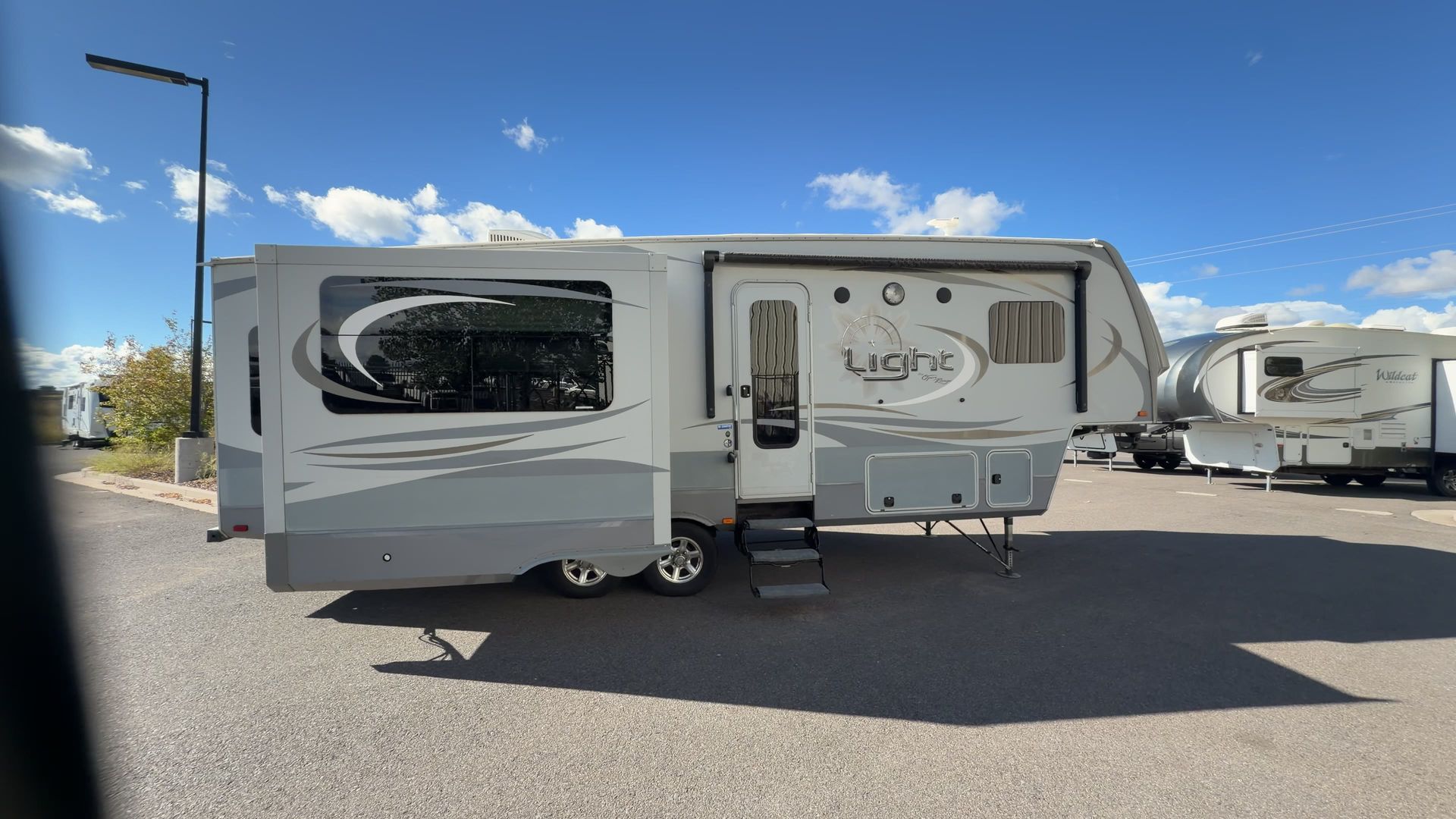 2016 Highland Ridge Light LF297RLS - Image 11