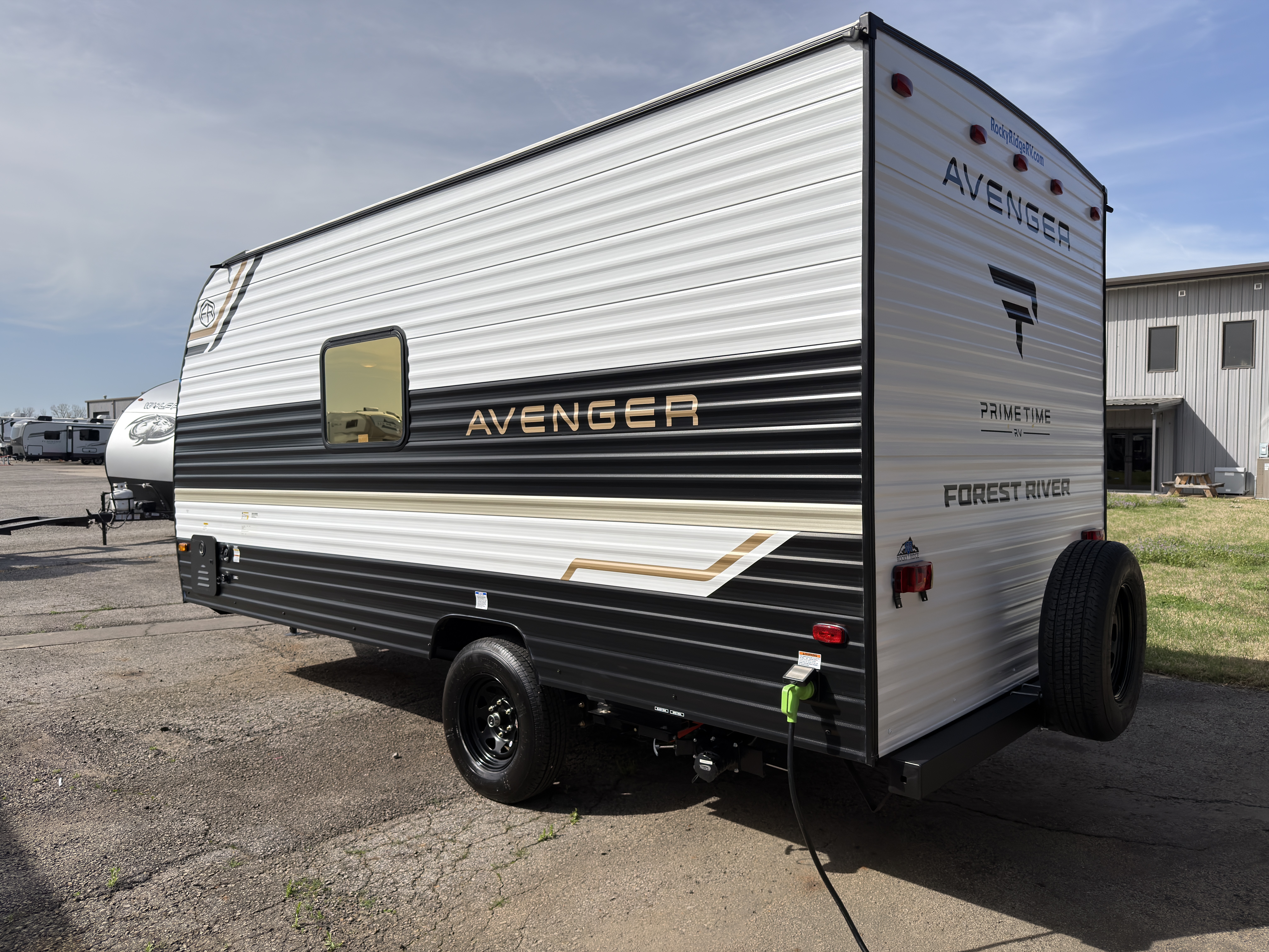 2026 Prime Time Avenger LT 16BHX - Image 4