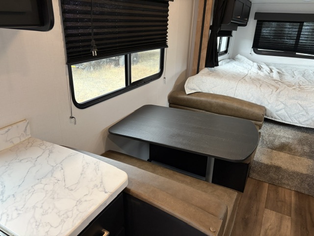 2023 Keystone Outback Ultra-Lite Ultra-Lite 240URS - Image 11
