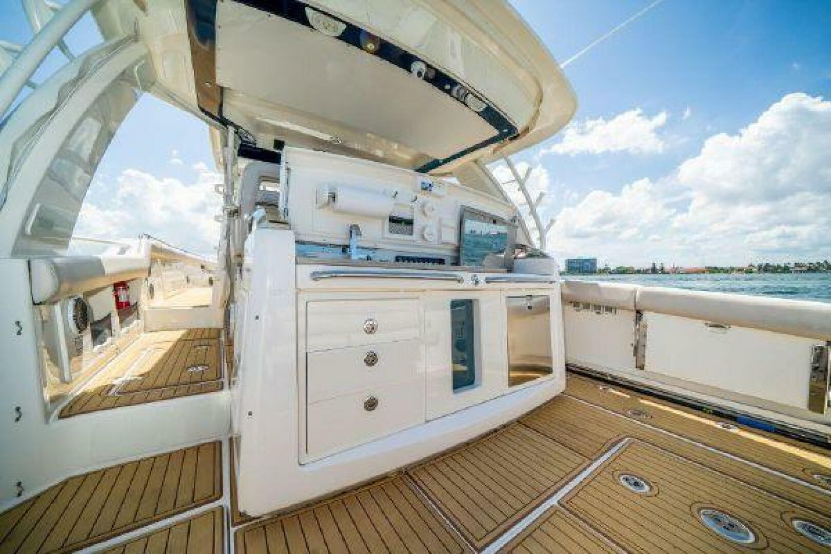 2017 Boston Whaler 42 Outrage - Image 22