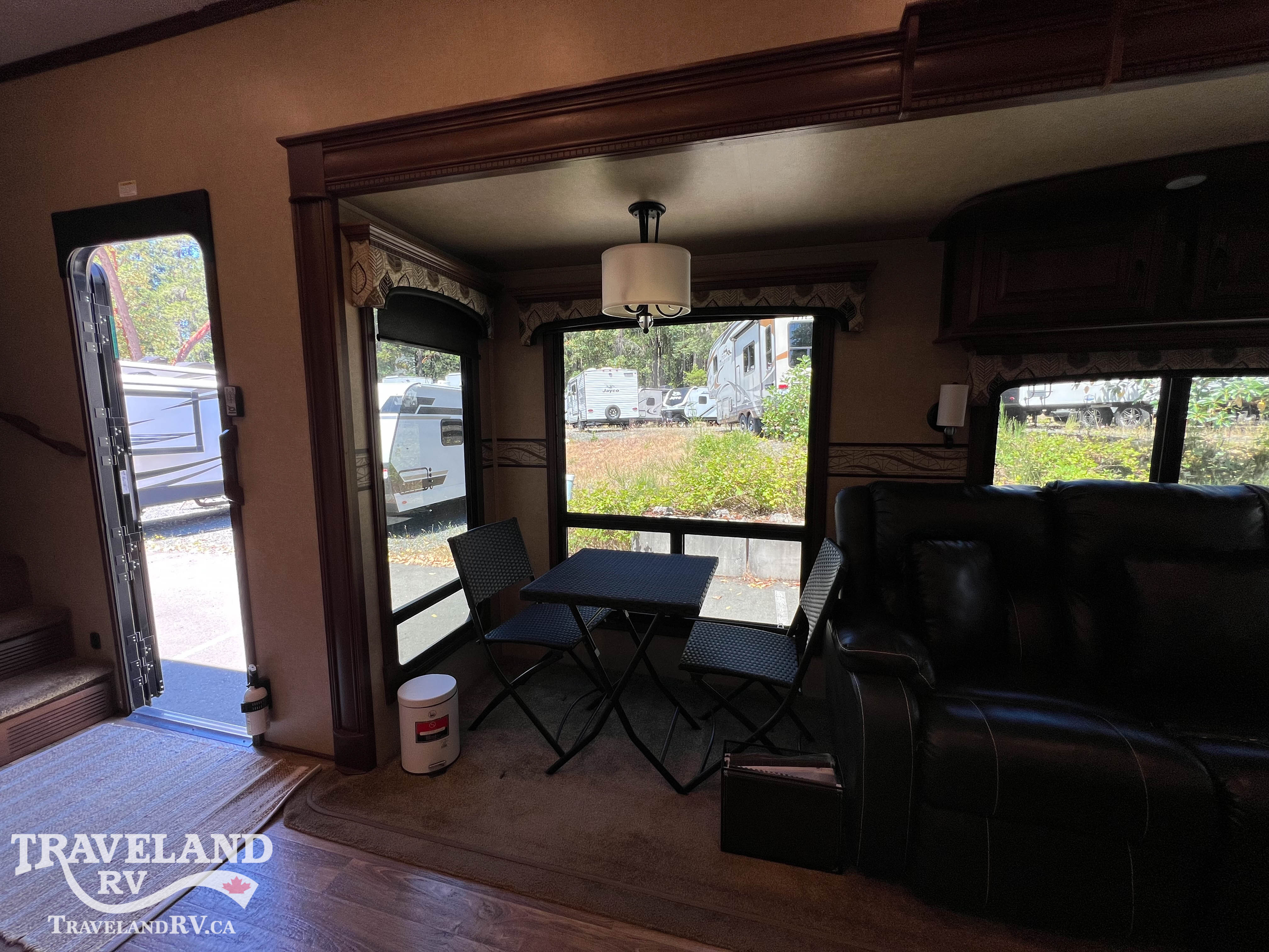 2015 Jayco Pinnacle 36RSQS - Image 11
