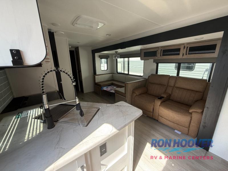 2024 PALOMINO 29BHSQ - Image 6