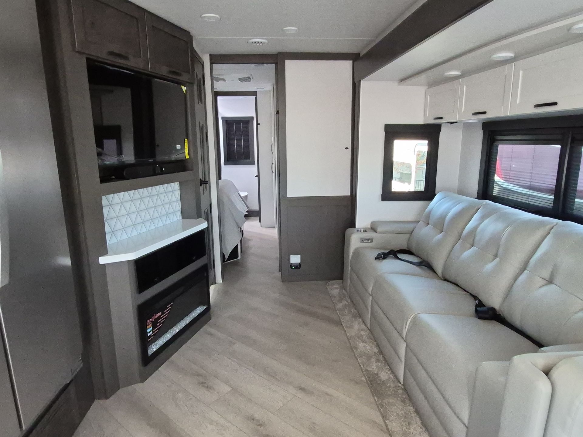 2027 Entegra Coach Accolade 37K - Image 20