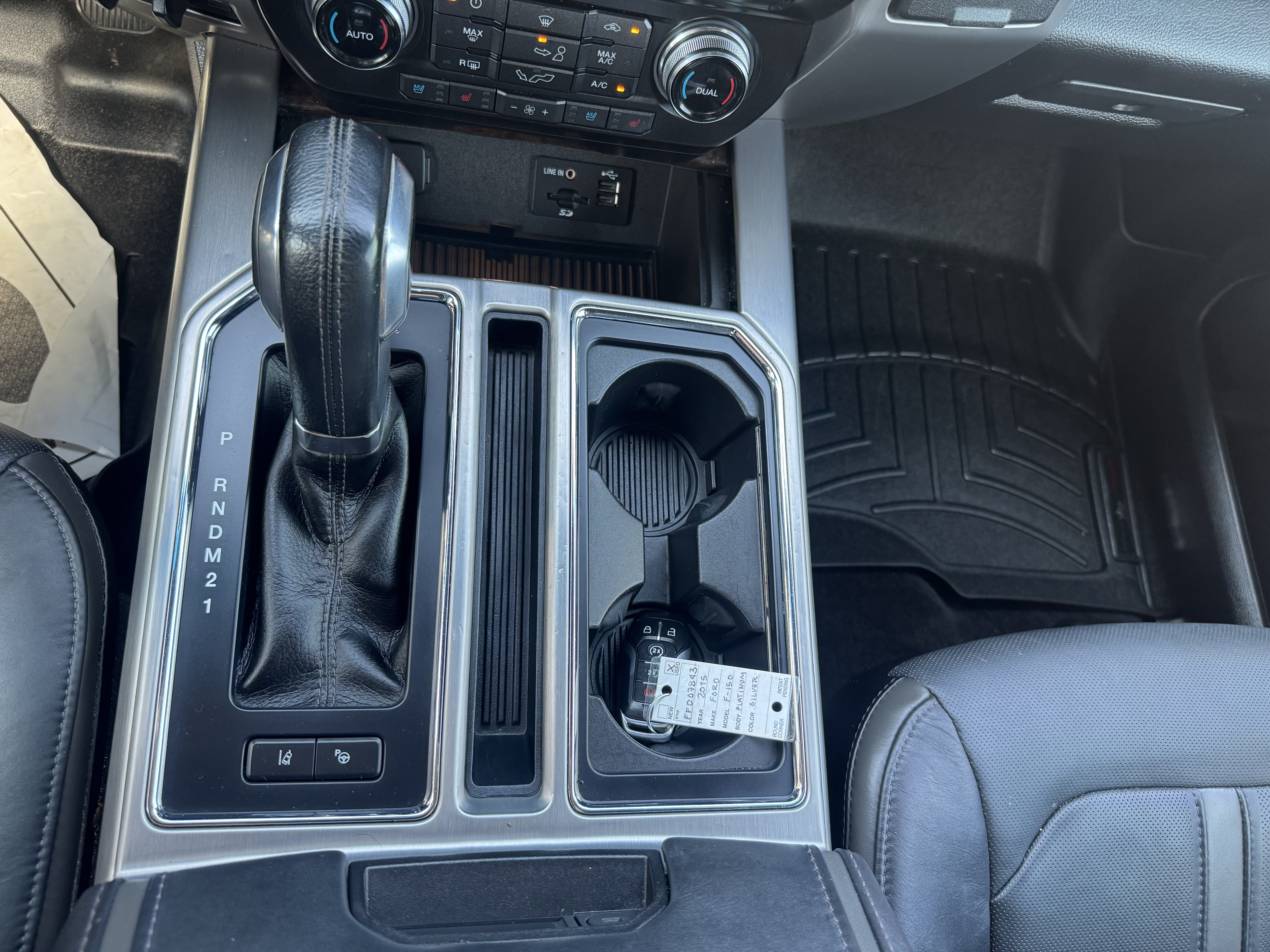 2015 Ford F150 Pickup Crew Cab Platinum 4WD - Image 17