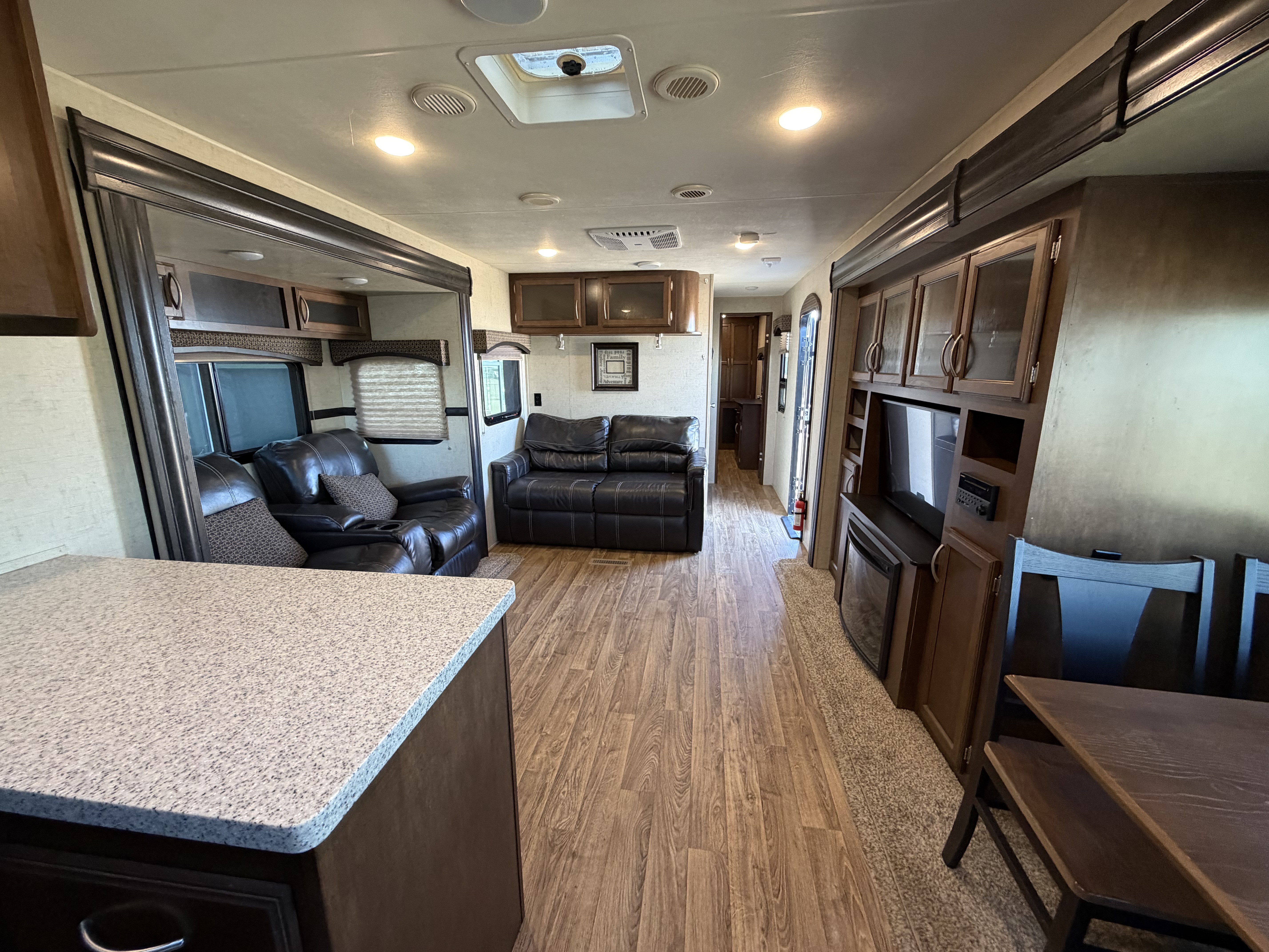 2018 VENTURE RV SPORT TREK TOURING 336 VRK - Image 4
