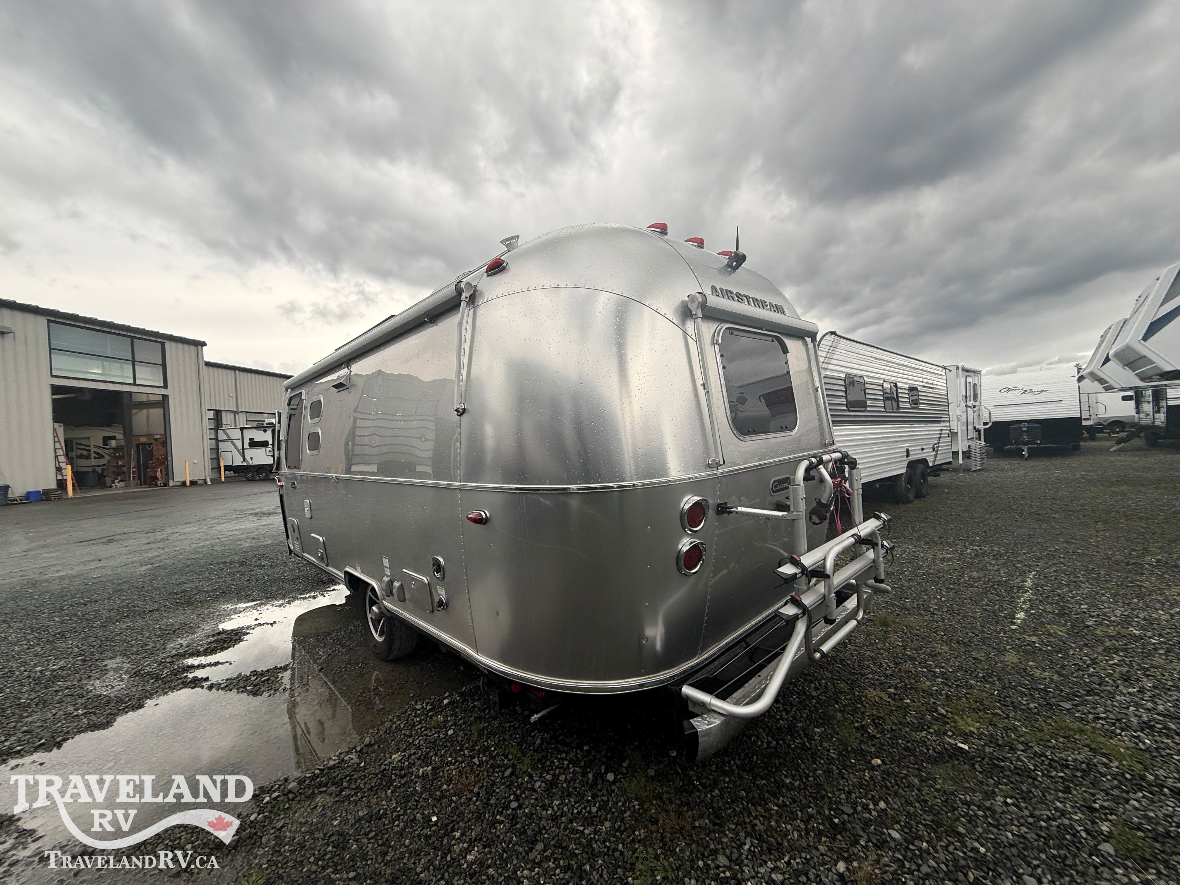 2025 Airstream Caravel 22FB - Image 3