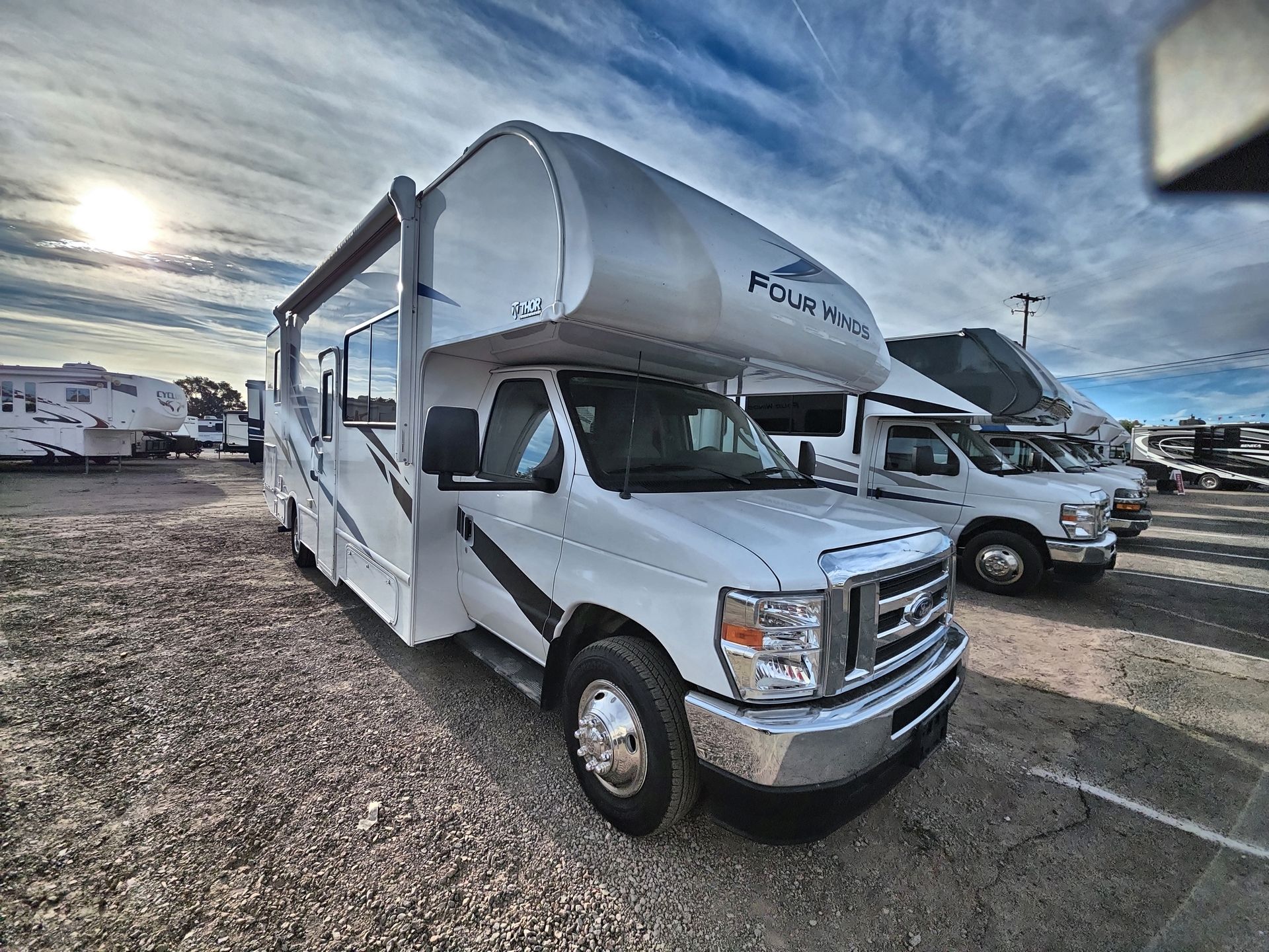 2025 Thor Motor Coach Four Winds 28Z - Image 11