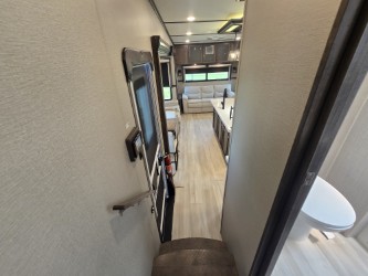 2021 GRAND DESIGN SOLITUDE 310GK - Image 16