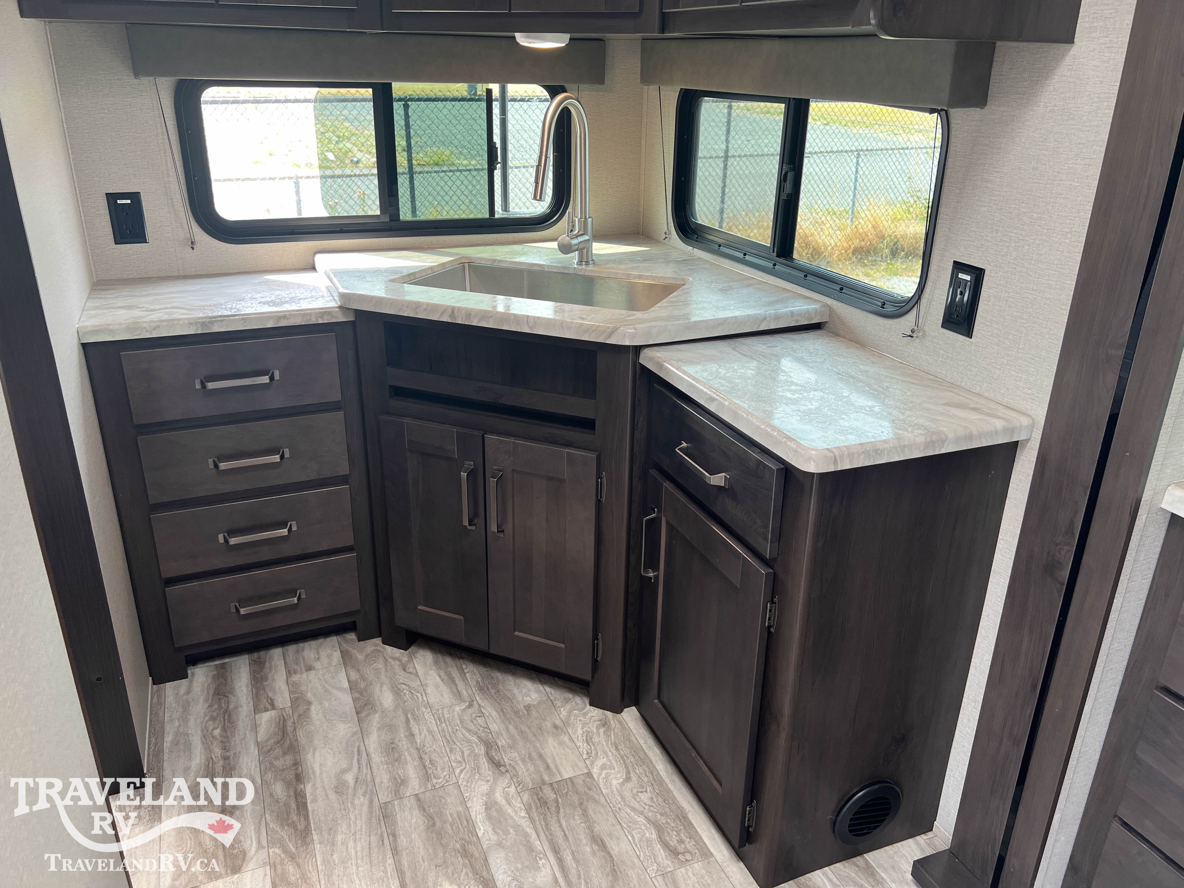 2022 Grand Design Transcend XPLOR 240ML - Image 20