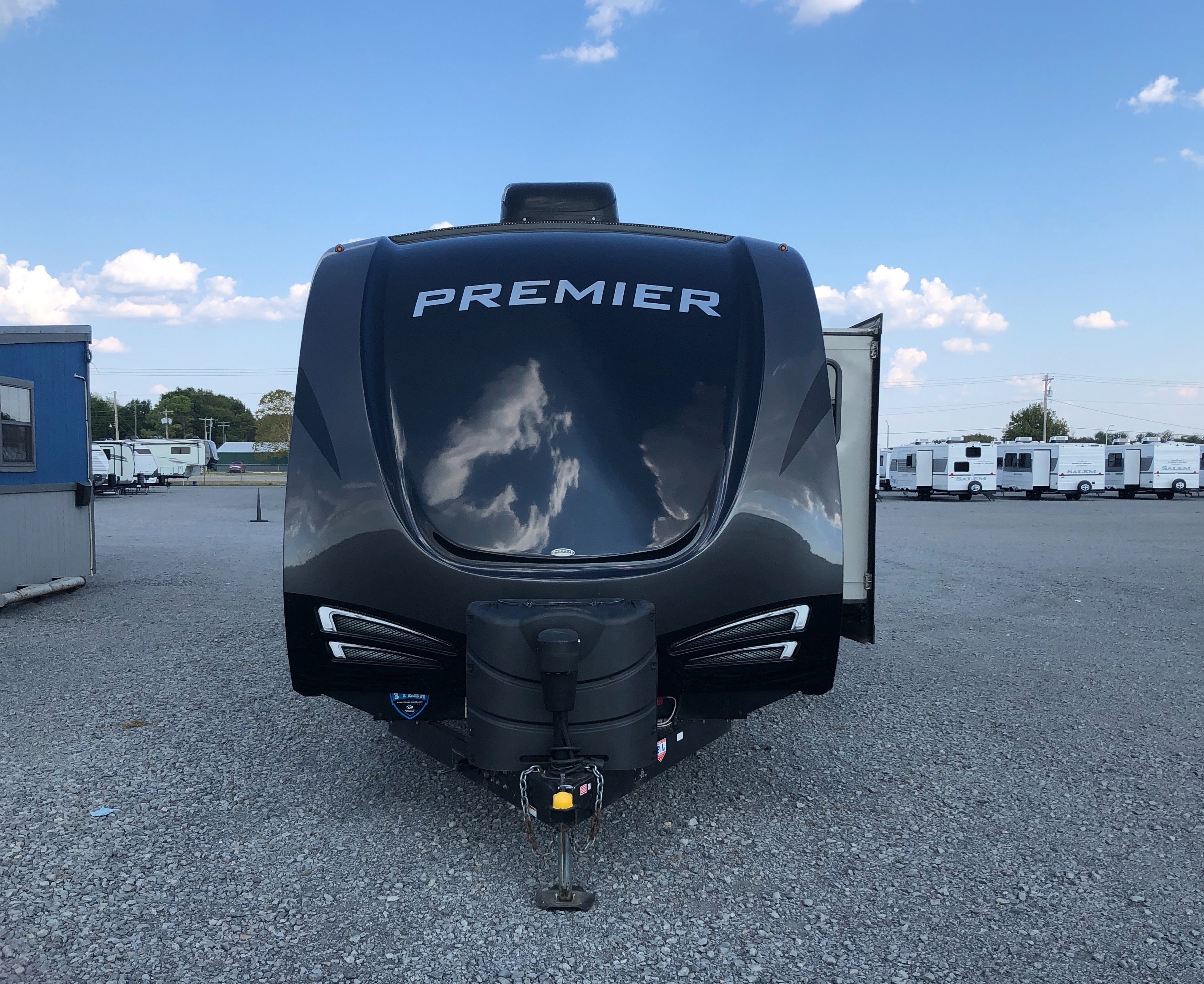 2019 Keystone Premier 29BHPR - Image 2