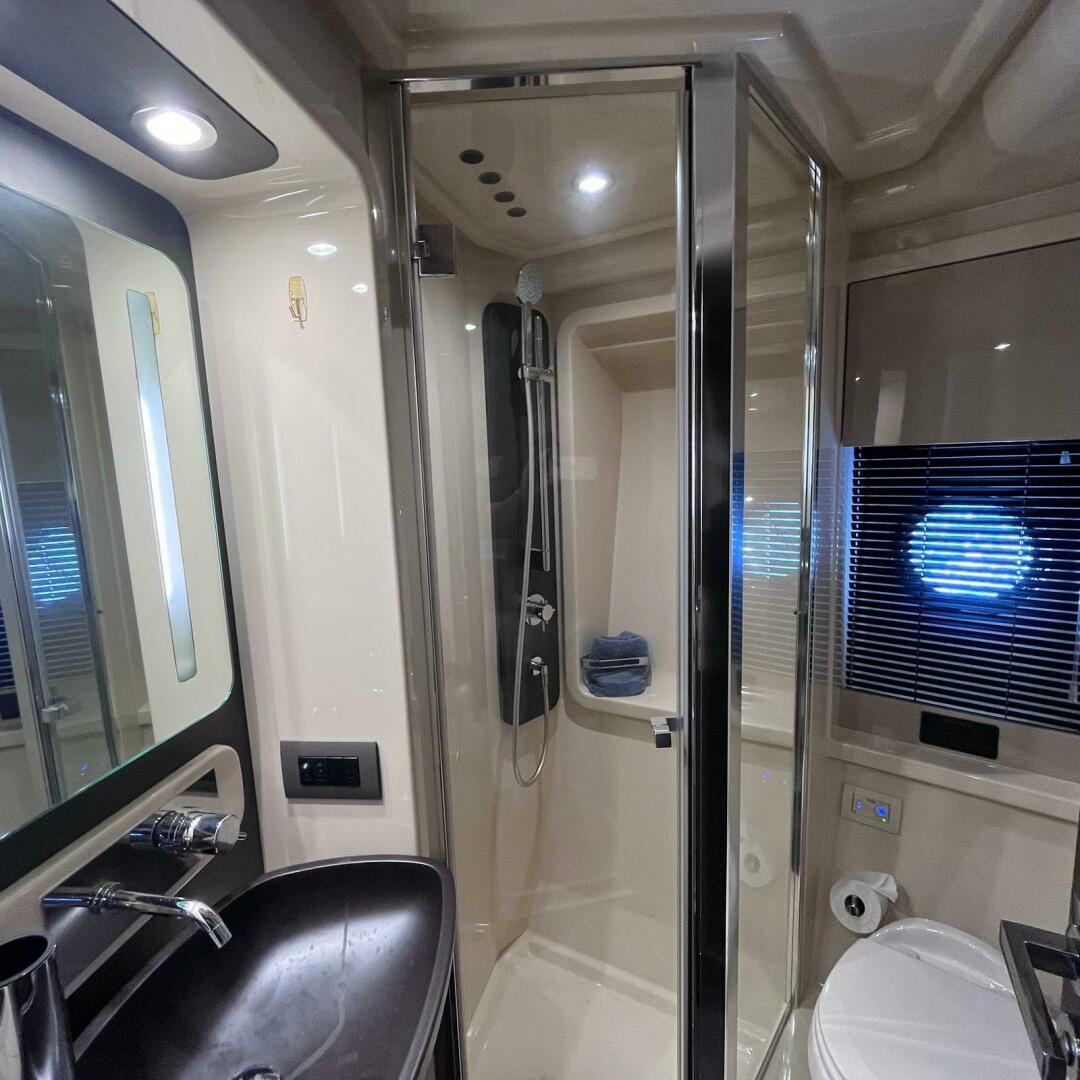 2015 Azimut 50 fly - Image 26
