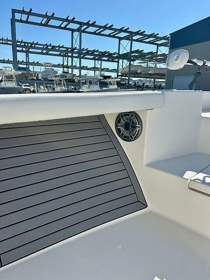 2023 Pathfinder 2700 - Image 17