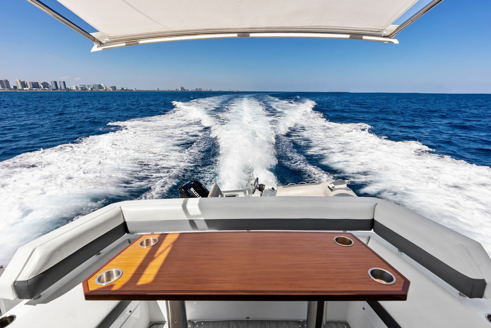 2019 Cruisers Yachts 54 Cantius - Image 24