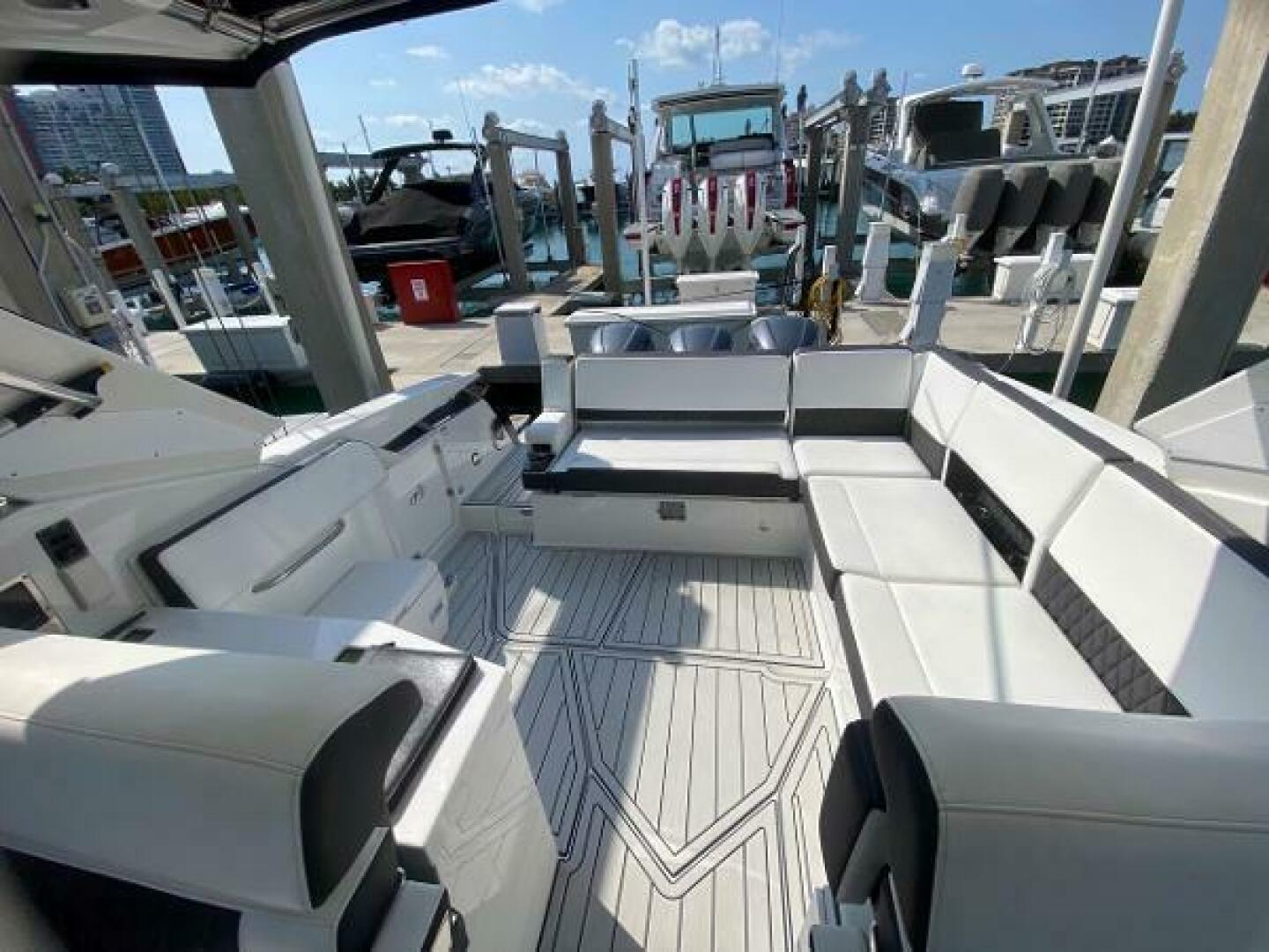 2018 Monterey 385 SE - Image 10